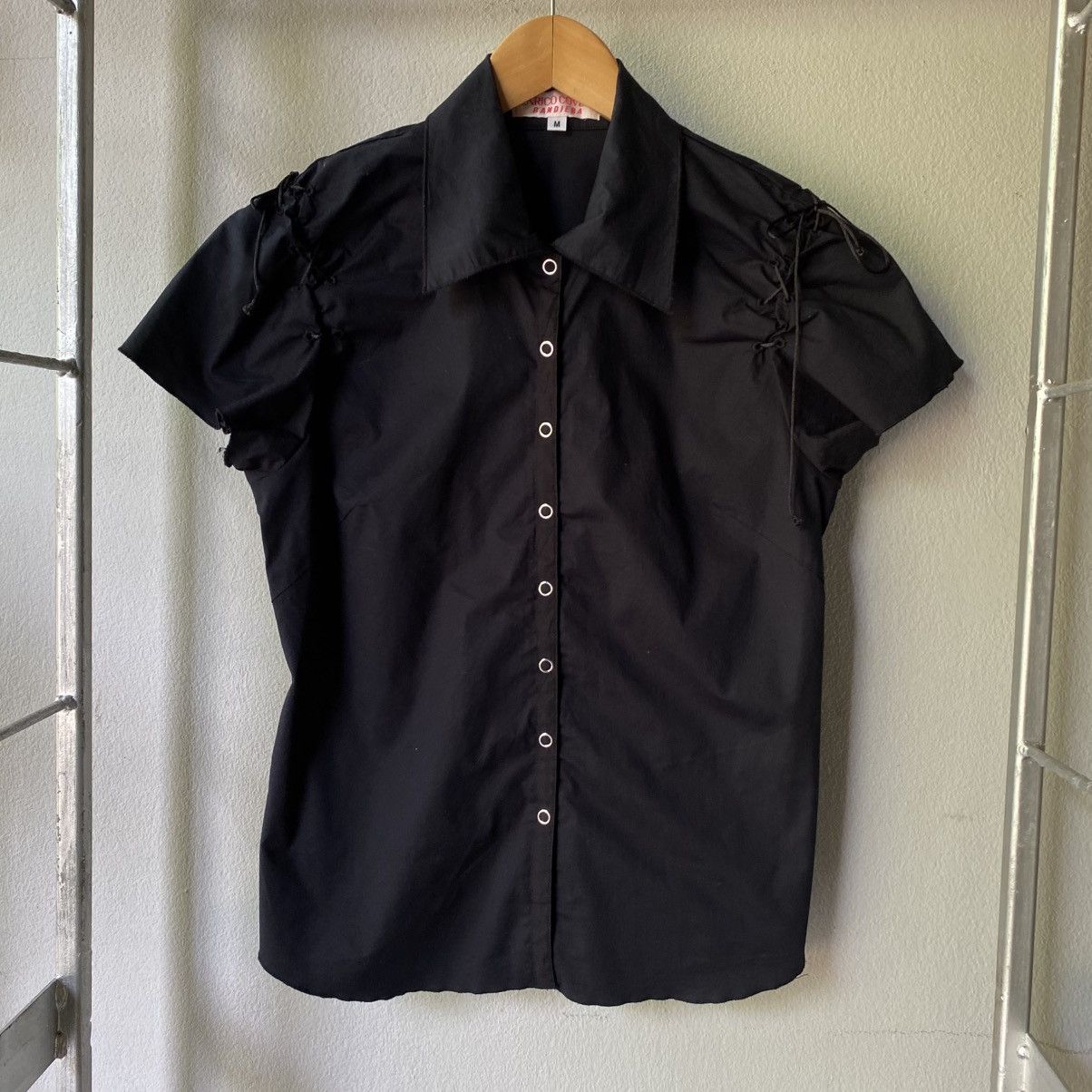 Enrico Coveri ENRICO COVERING Black Puff Sleeve Eyelet Shirt Size M / US 6-8 / IT 42-44 - 1 Thumbnail