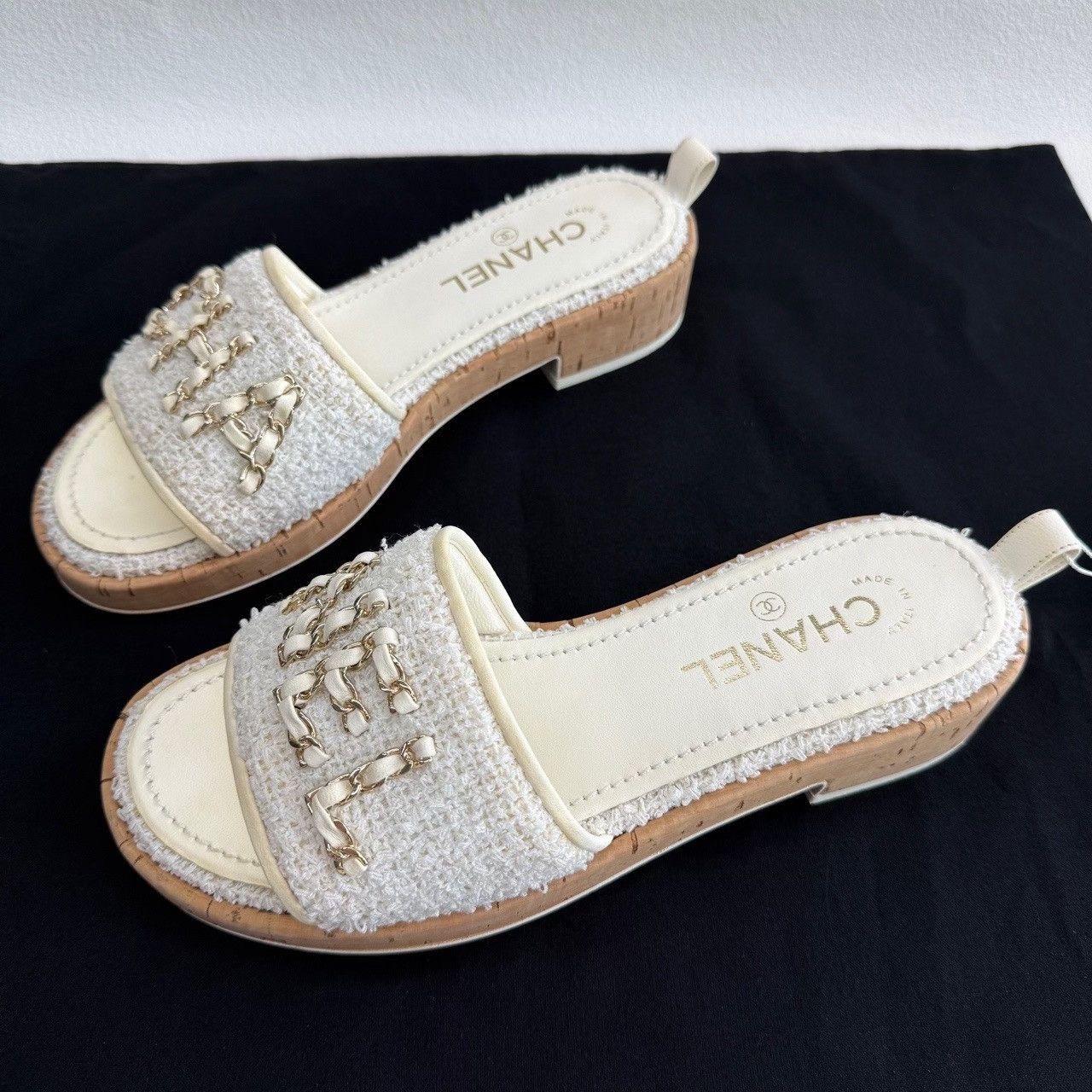 Chanel Chanel Casual White Sandals us_7-5 Women Size US 7.5 / IT 37.5 - 1 Thumbnail