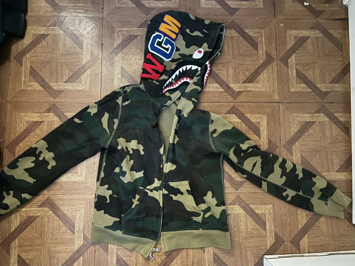 トップス woodland camo shark full zip hoodie BAPE Womens Woodland Camo Shark Full Zip Hoodie Pink - SS23 - US