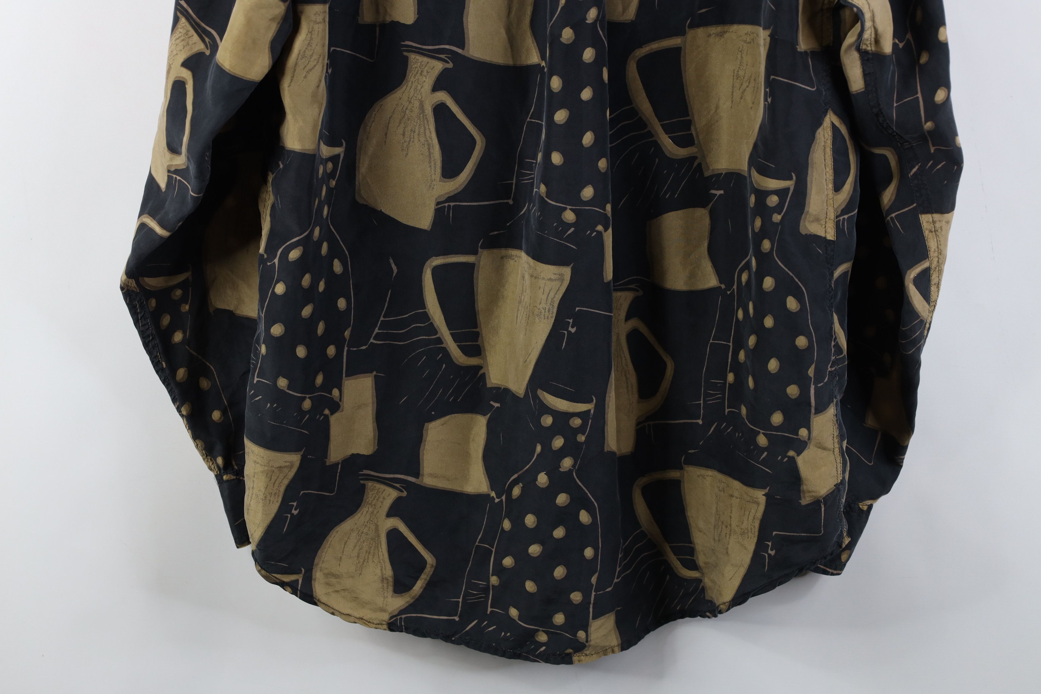 Vintage Vintage 90s Streetwear Baggy Fit Silk Collared Button Shirt Size US S / EU 44-46 / 1 - 14 Thumbnail