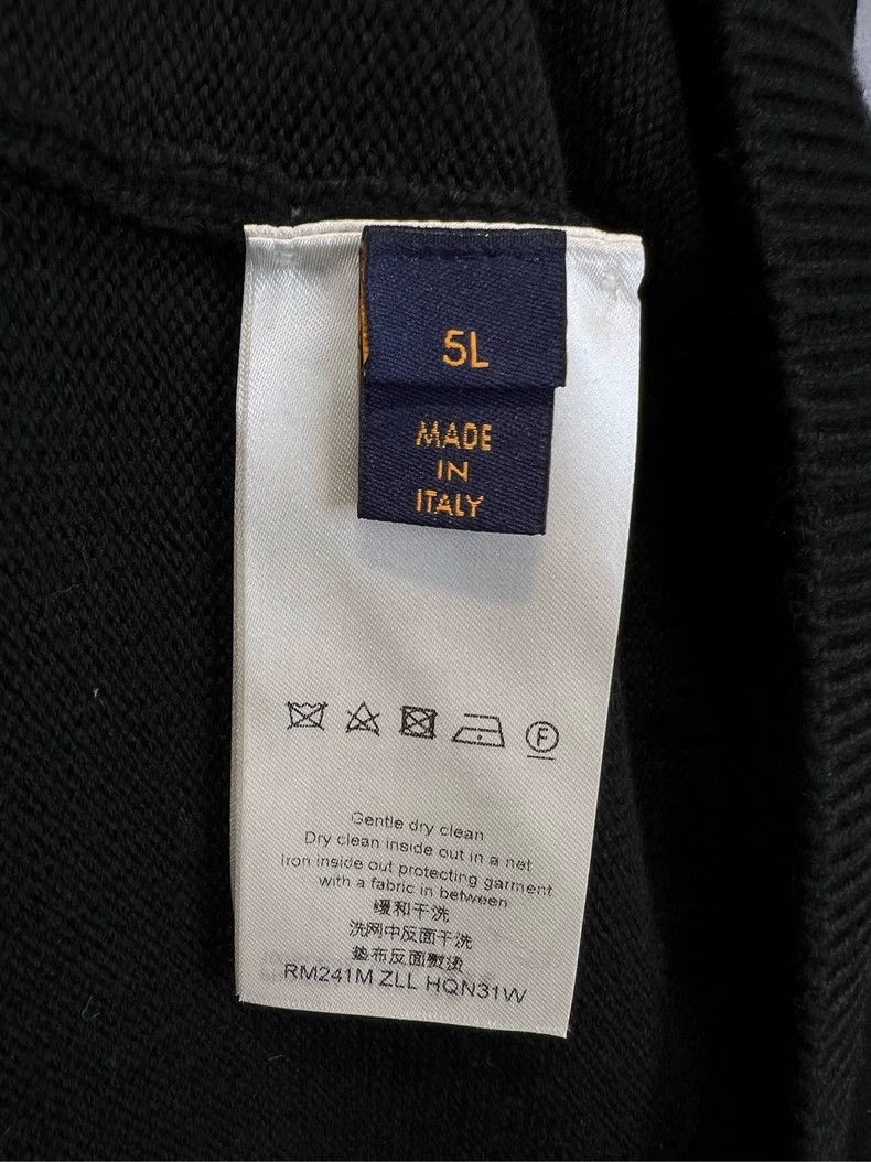 Louis Vuitton Louis Vuitton size 5l Black Spaceman rhinestone LOGO sweate Size US M / EU 48-50 / 2 - 6 Thumbnail