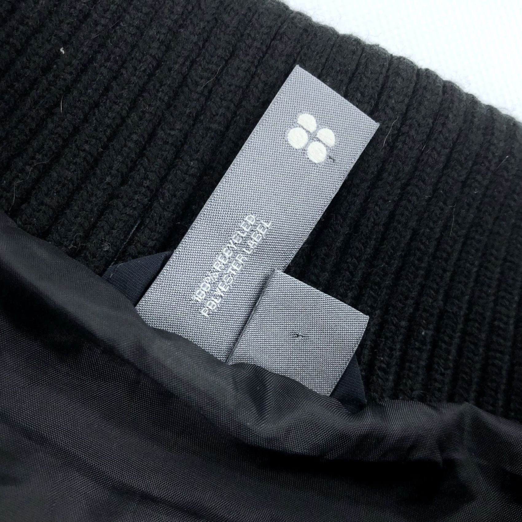 Sweaty Betty Sweaty Betty Black Puffer Vest Full Zip Fleece Vest Women L Casual Activewear Size L / US 10 / IT 46 - 3 Thumbnail