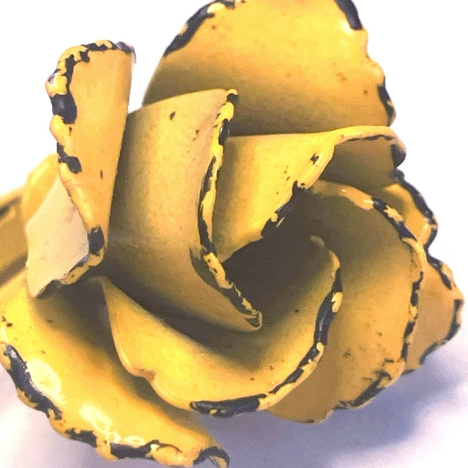 Vintage VTG Mid Century Clip On Earrings Yellow Enamel Flower 1950s Size ONE SIZE - 6 Thumbnail