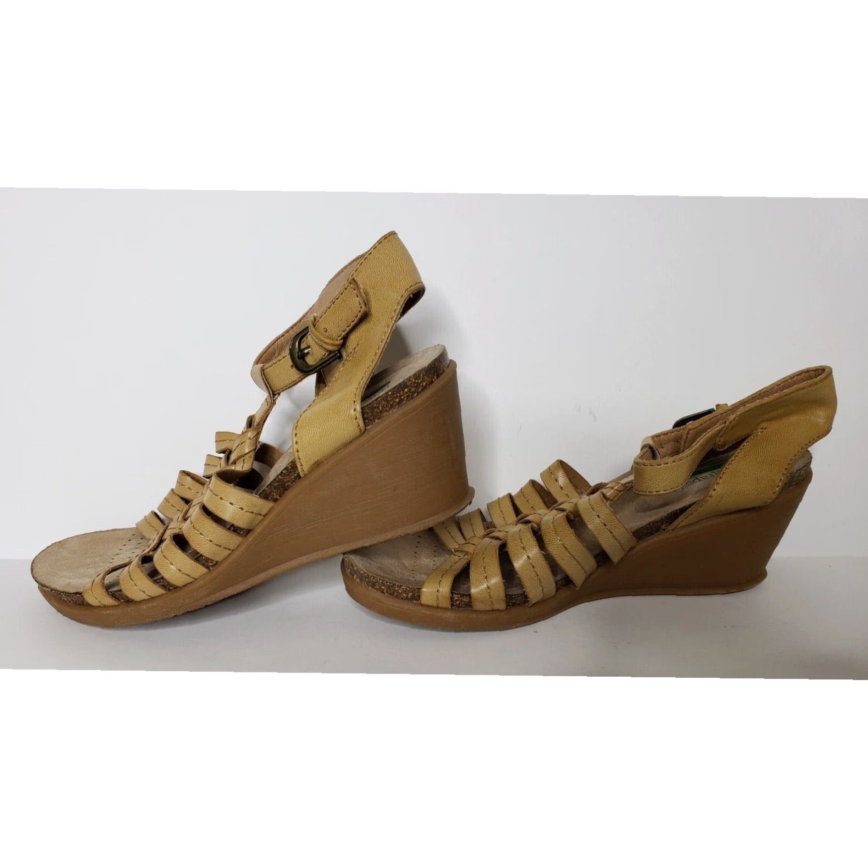 Vintage Baretraps Womens Sandals 6M Tan Wedge Strappy Open Toe Novva Memory Foam Gladiator Beige Leather Shoes Womens 6M Size US 6 / IT 36 - 4 Thumbnail