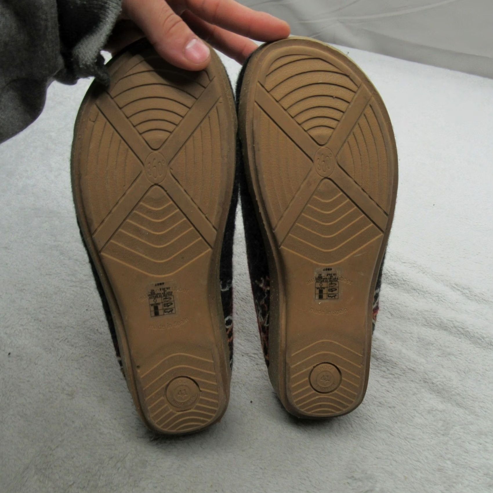 Taos Taos Women 10-10.5 Wool Clogs Red Woolderness 2 Embroidered Slip-On Comfort Size ONE SIZE - 7 Thumbnail