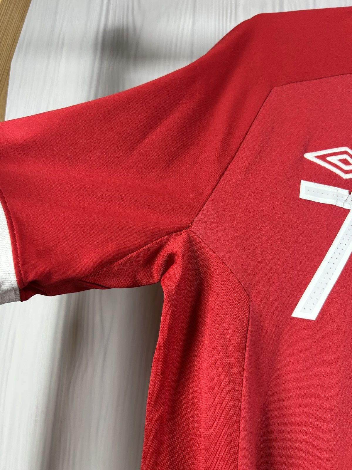 Umbro England Beckham Soccer Jersey 2010 Umbro Away Shirt Size 40 Size US M / EU 48-50 / 2 - 8 Thumbnail