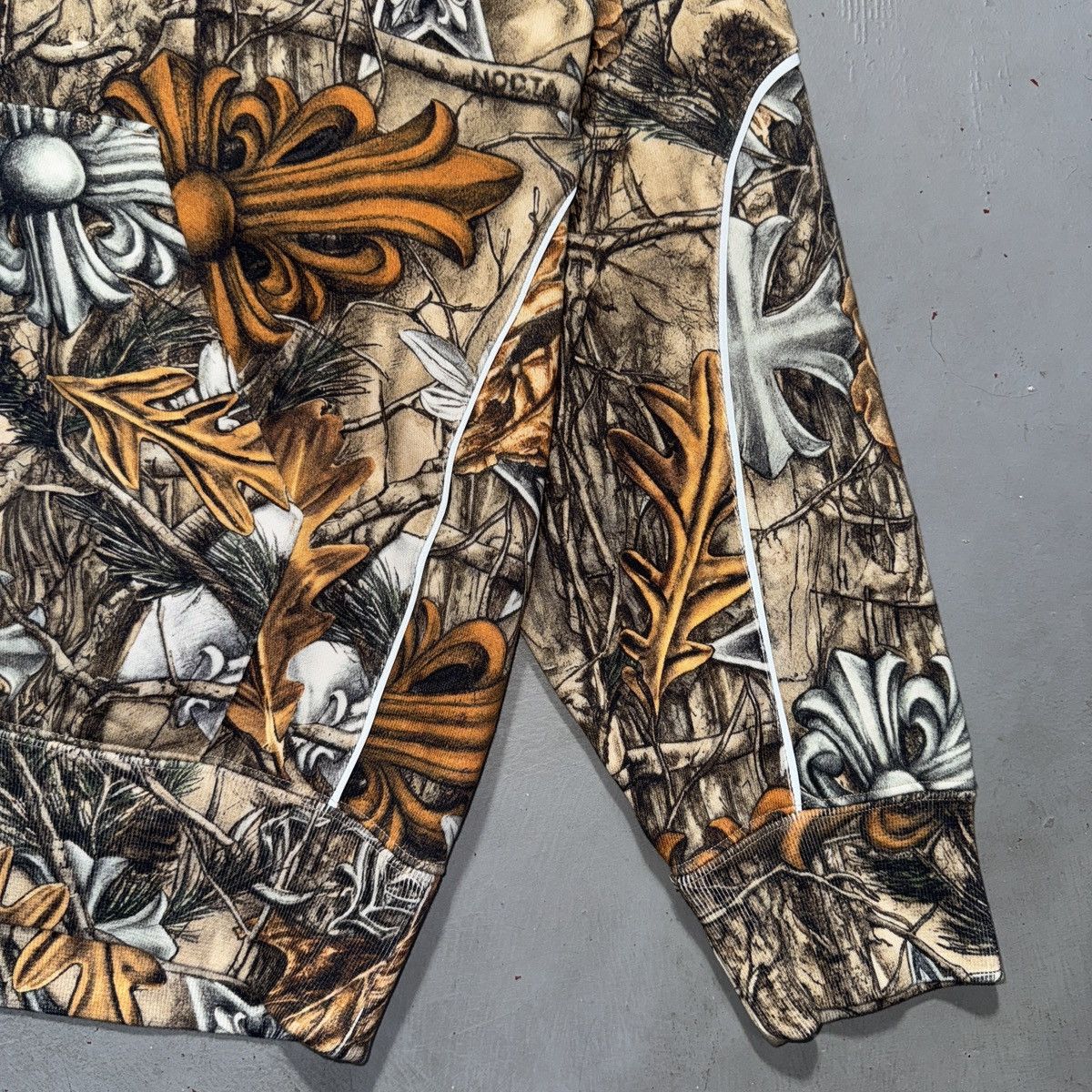 Chrome Hearts × NOCTA × Nike Chrome Hearts - Nocta - Horseshoe Realtree Camo Hoodie - LRG Size US L / EU 52-54 / 3 - 3 Thumbnail