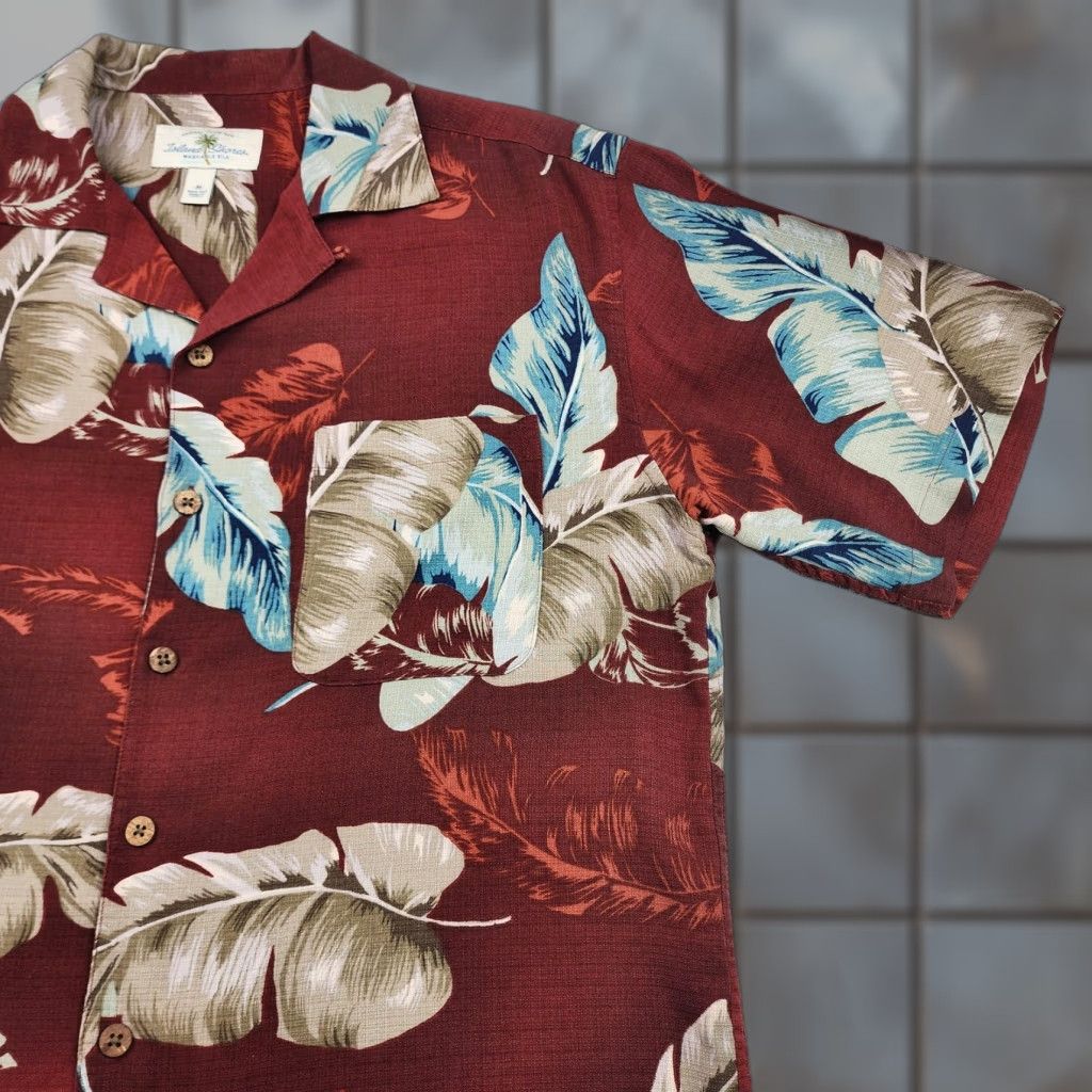 Vintage Island Shores Shirt Mens Medium Red Silk Hawaiian Aloha Palm Print Beach Tropical Floral Camp Shirt M Size US M / EU 48-50 / 2 - 1 Thumbnail