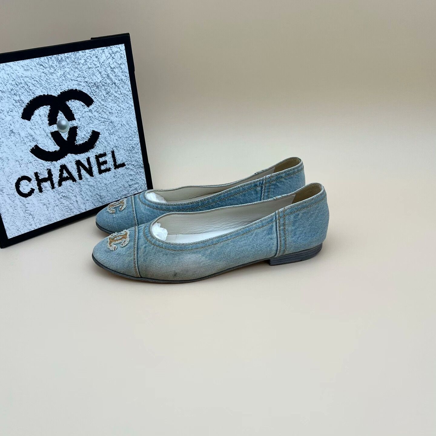 Chanel Chanel Casual Denim Lowtop Sneakers us_7 Women Size US 7 / IT 37 - 1 Thumbnail