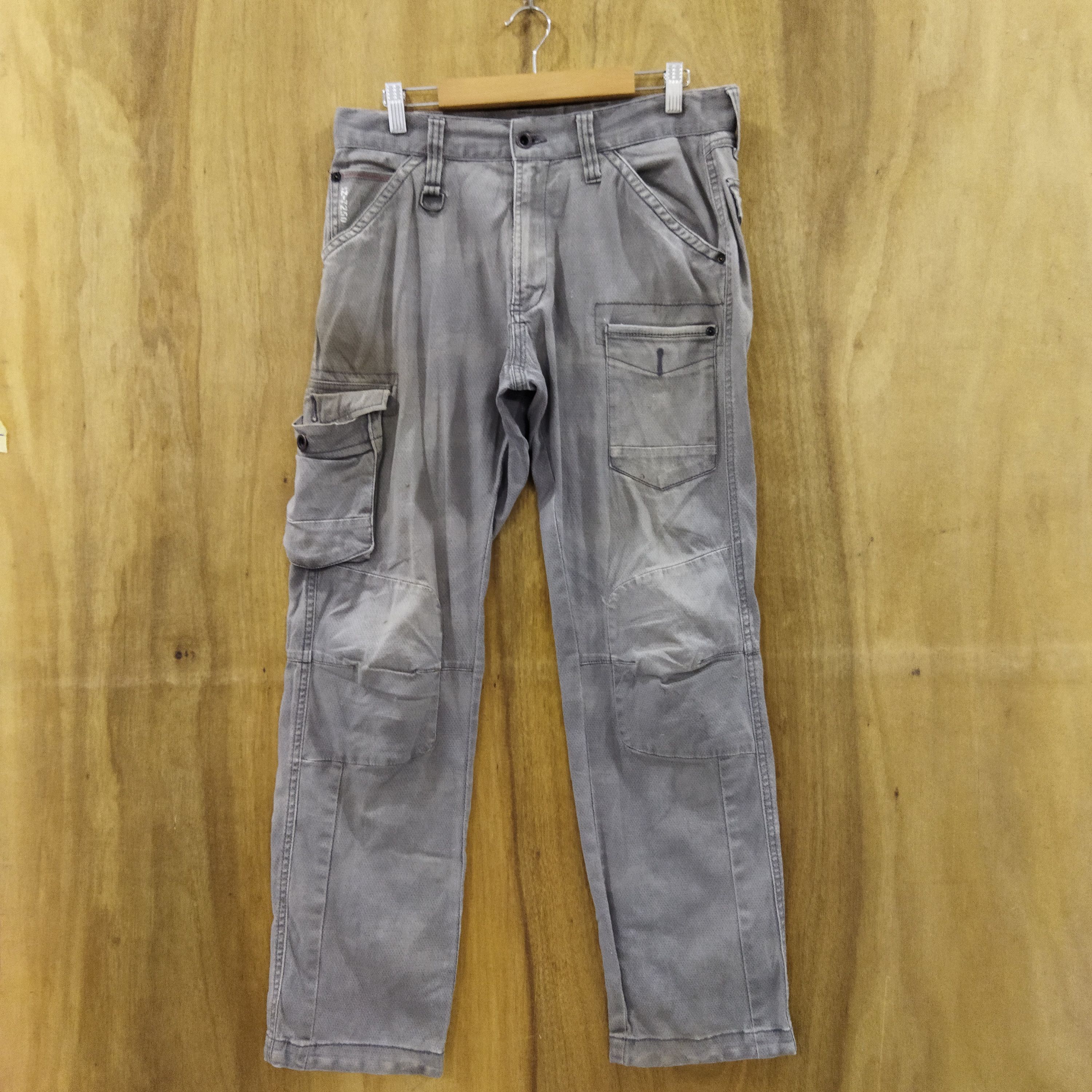 Japanese Brand IZ FADED BROWN CARGO PANTS Size US 32 / EU 48 - 1 Thumbnail