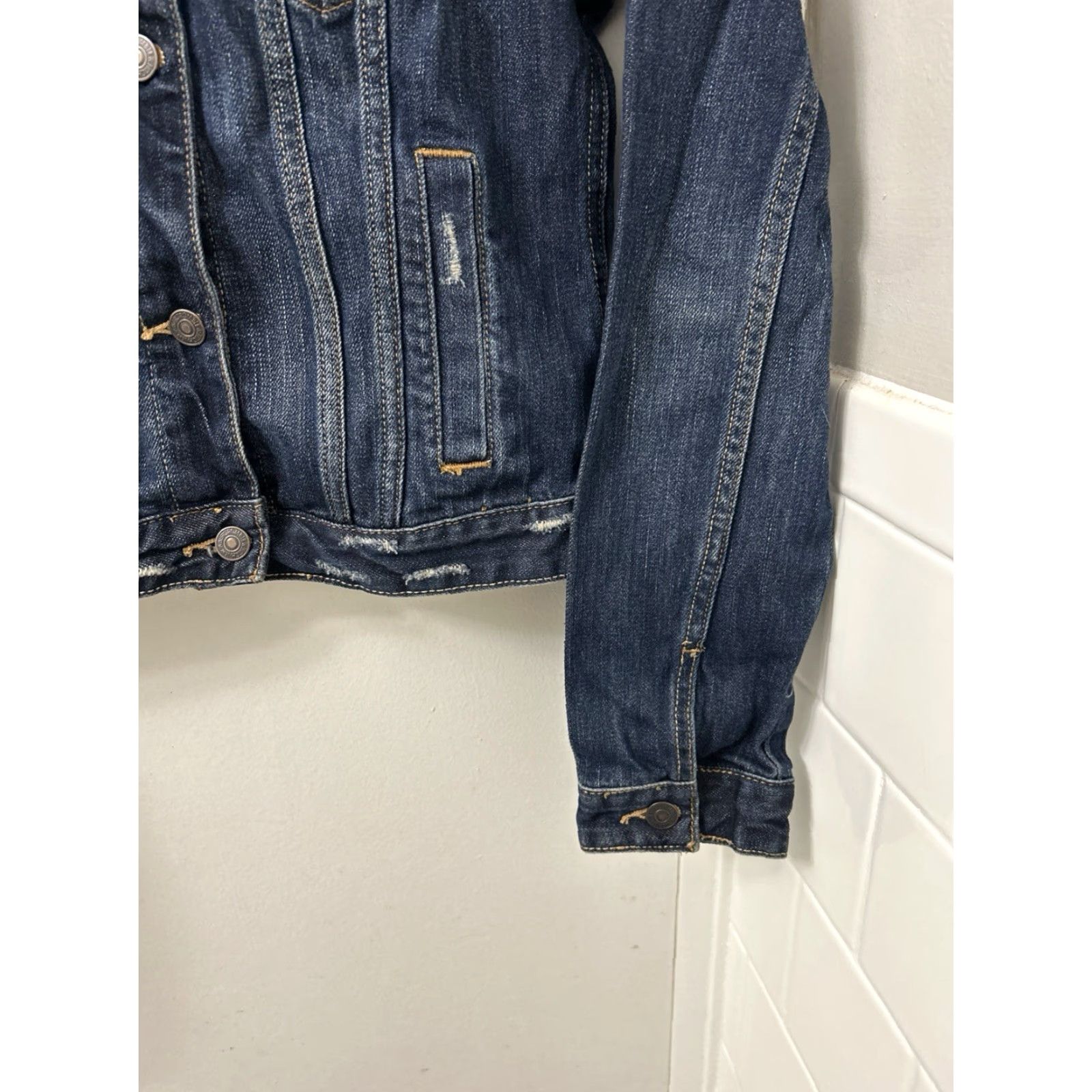 Abercrombie & Fitch Abercrombie & Fitch Denim Jacket Womens M Dark Wash Trucker Distressed Button Front Collared Classic Vintage No Size M / US 6-8 / IT 42-44 - 6 Thumbnail