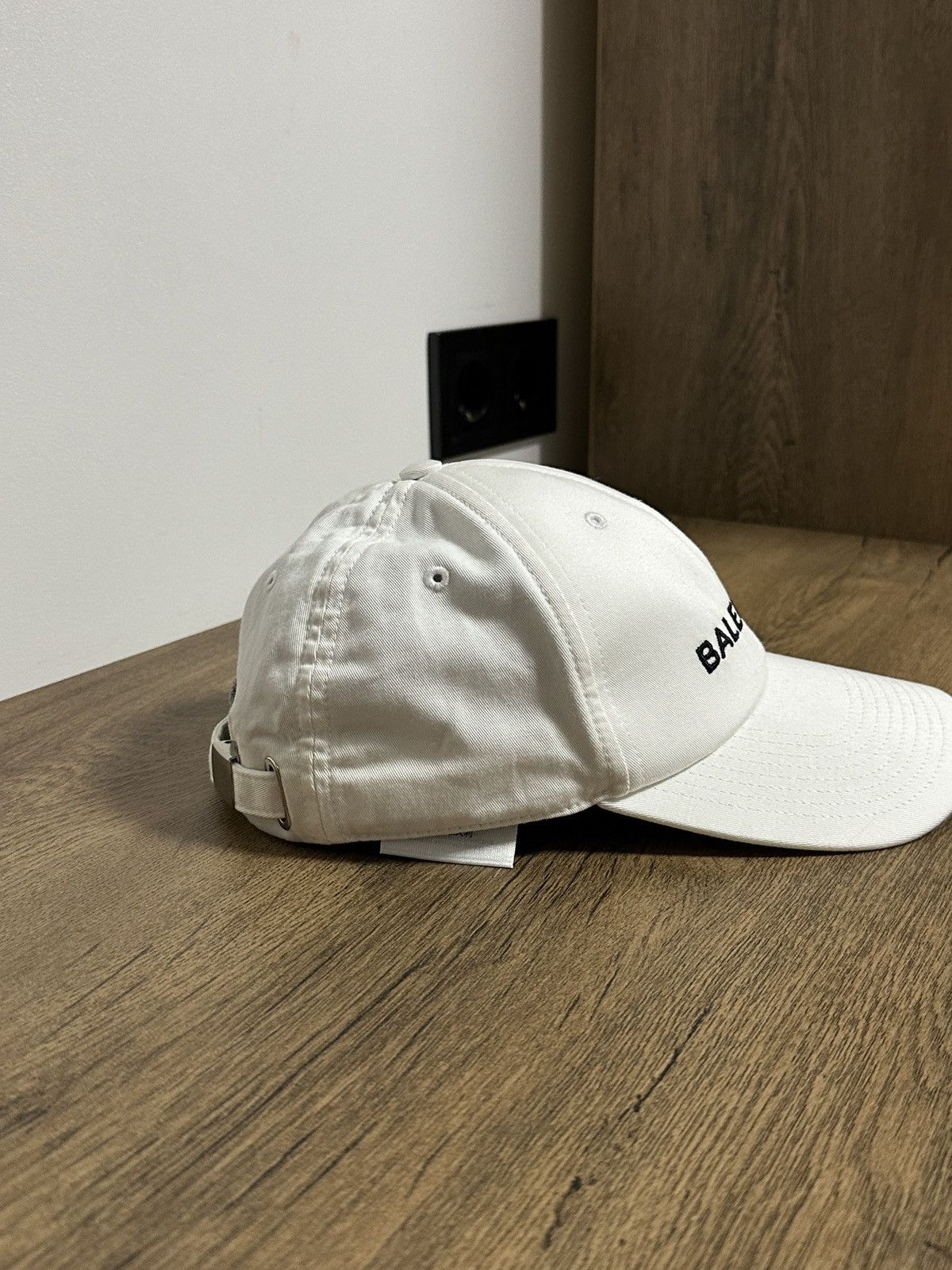 Balenciaga Balenciaga Embroidered Logo White Baseball Cap Hat Size L Size ONE SIZE - 3 Thumbnail