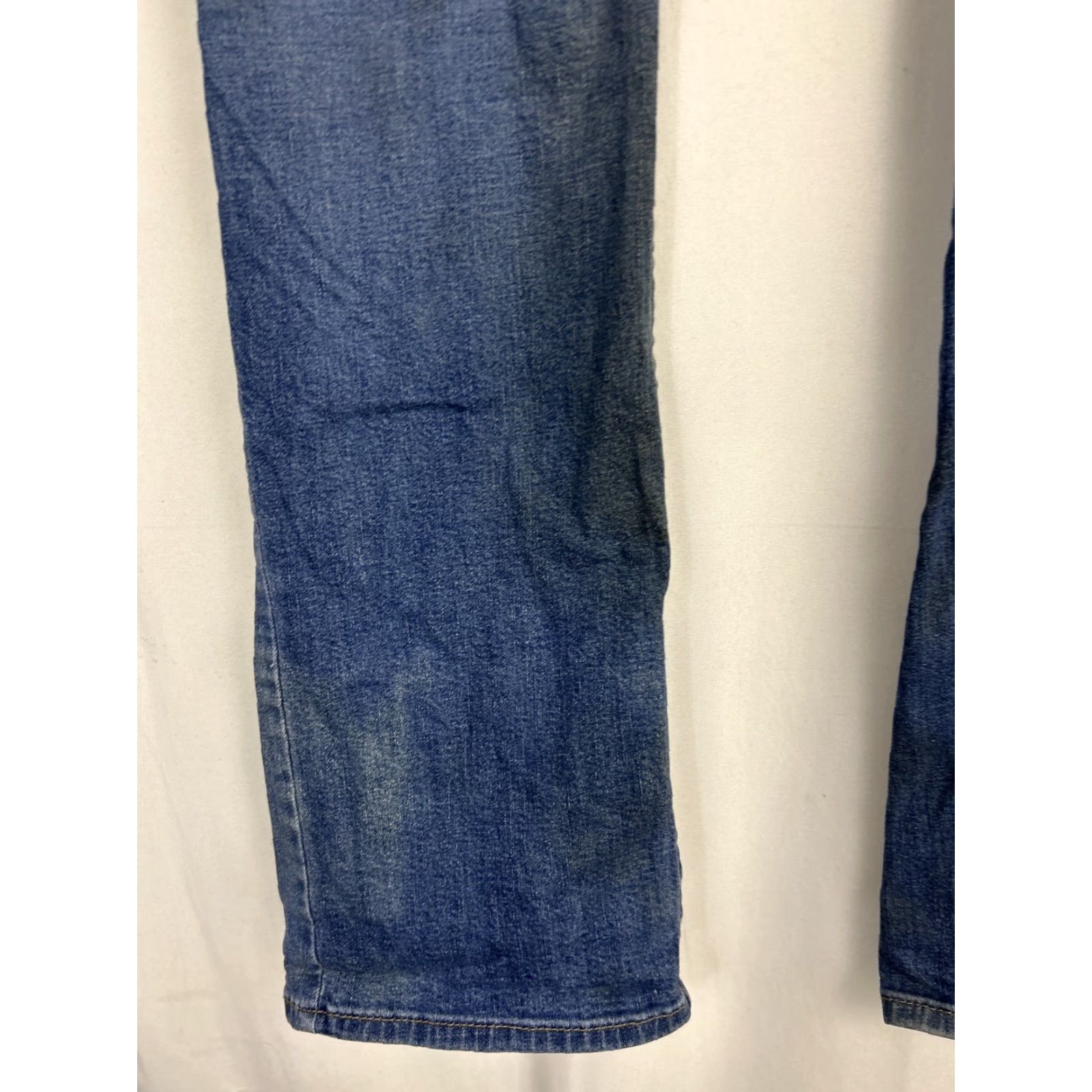 True Religion VINTAGE True Religion Ricky Relaxed Mens Jeans 40x32 Medium Wash Stains Straight Leg Size US 40 / EU 56 - 3 Thumbnail