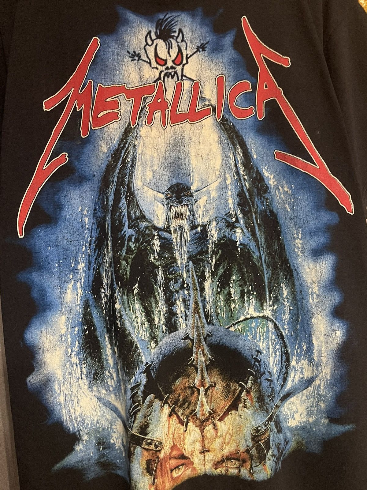 Band Tees Crazy Rare Vintage 90s Metallica Demon Skull AOP T-shirt Size US XL / EU 56 / 4 - 11 Thumbnail