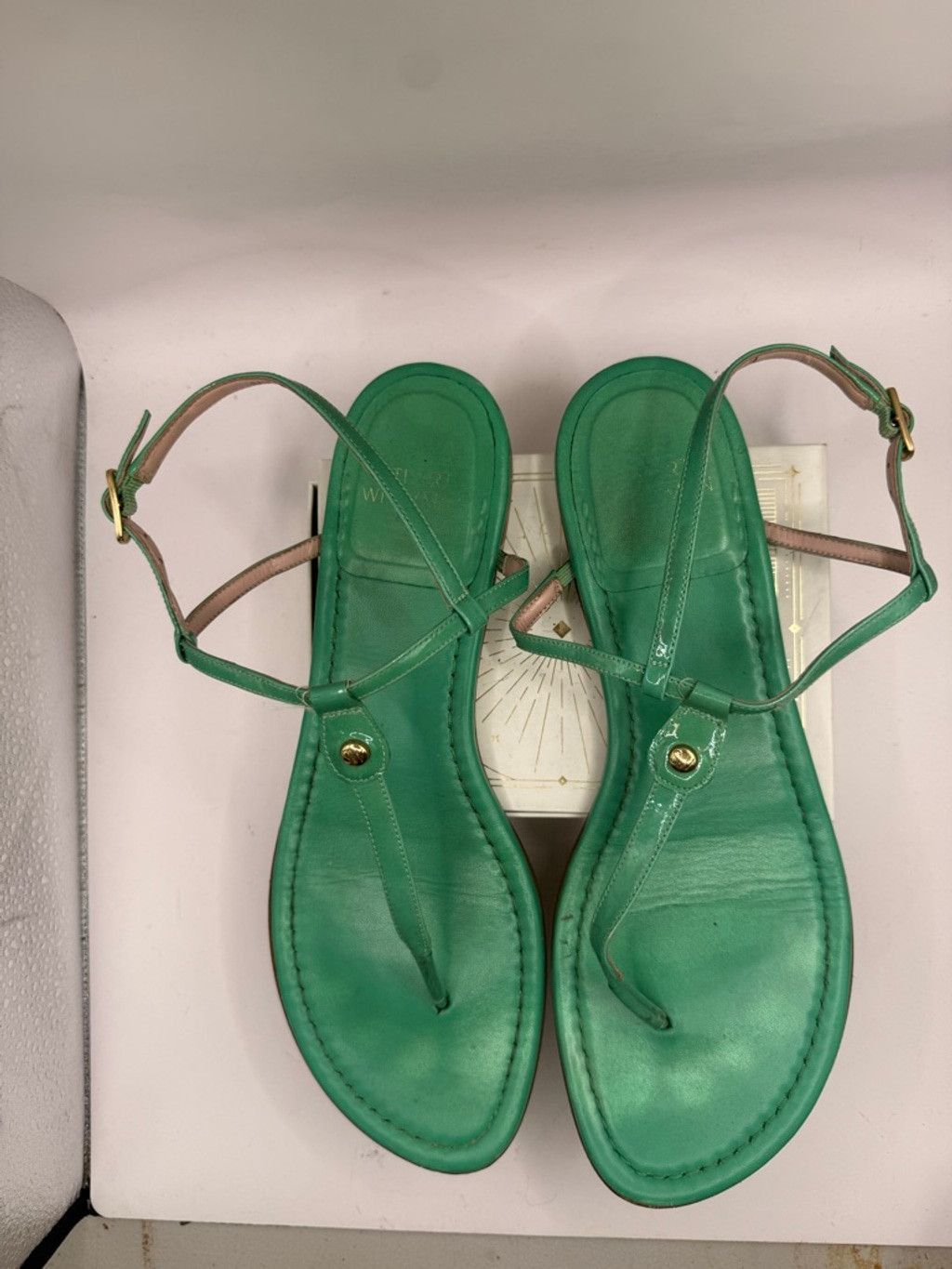 Stuart Weitzman Women's Stuart Weitzman Green Leather Thong Sandals 9 Size US 9 / IT 39 - 8 Thumbnail