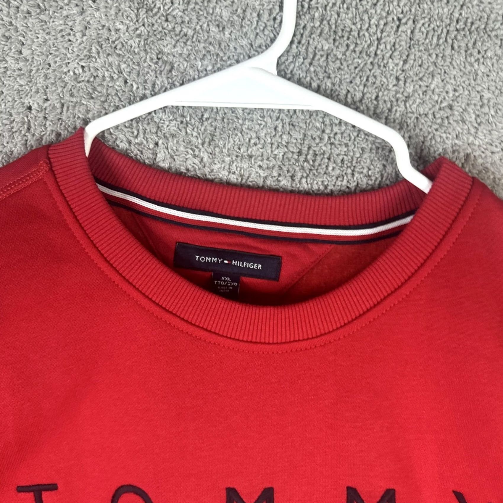 Tommy Hilfiger Tommy Hilfiger Sweatshirt Mens 2XL Red Big Flag Logo Crewneck Pullover Fleece Shirt Size US XXL / EU 58 / 5 - 5 Thumbnail