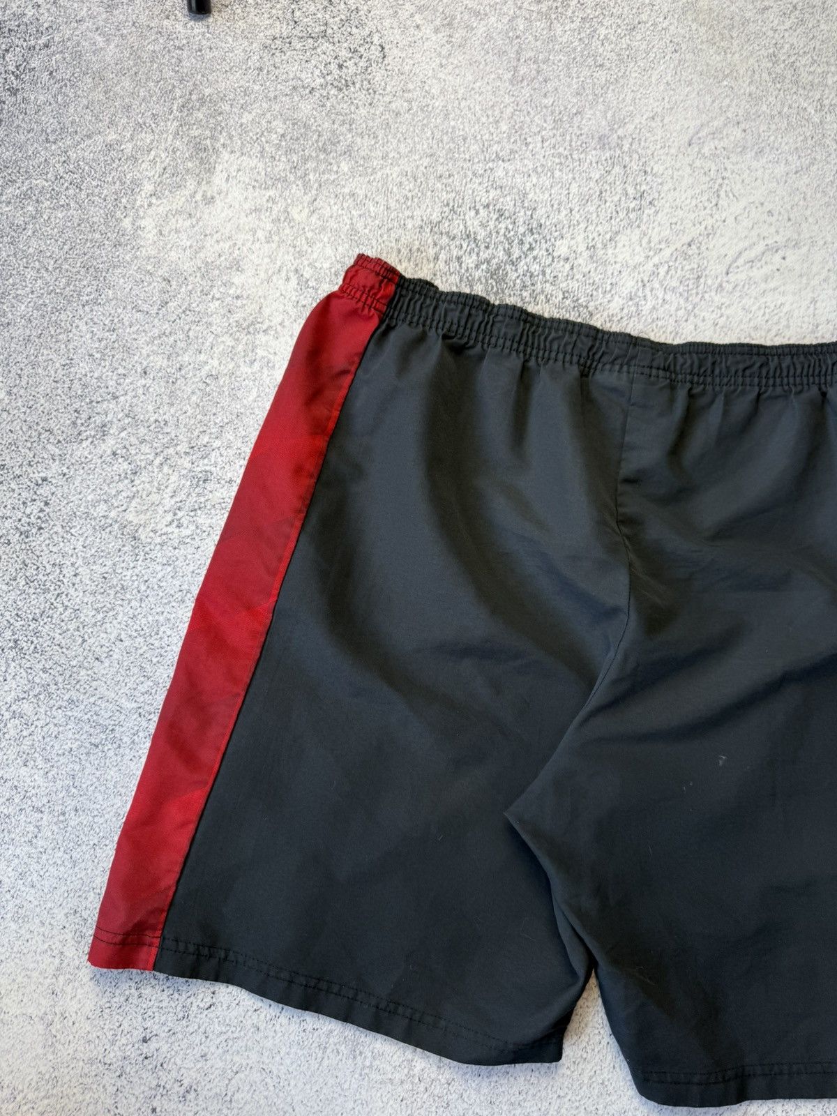 Umbro MANCHESTER UNITED 1996 FOOTBALL SOCCER SHORTS HOME UMBRO Size US 34 / EU 50 - 11 Thumbnail