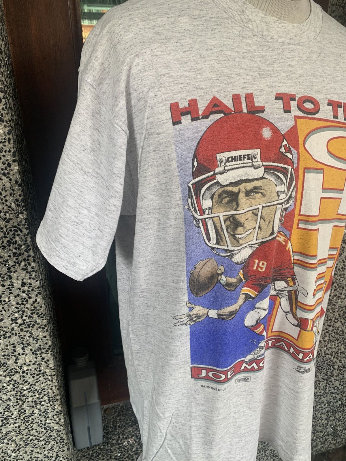 NFL × Vintage Vintage 90s Joe Montana Kansas City Chiefs NFL Salem T shirt Size US L / EU 52-54 / 3 - 6 Thumbnail