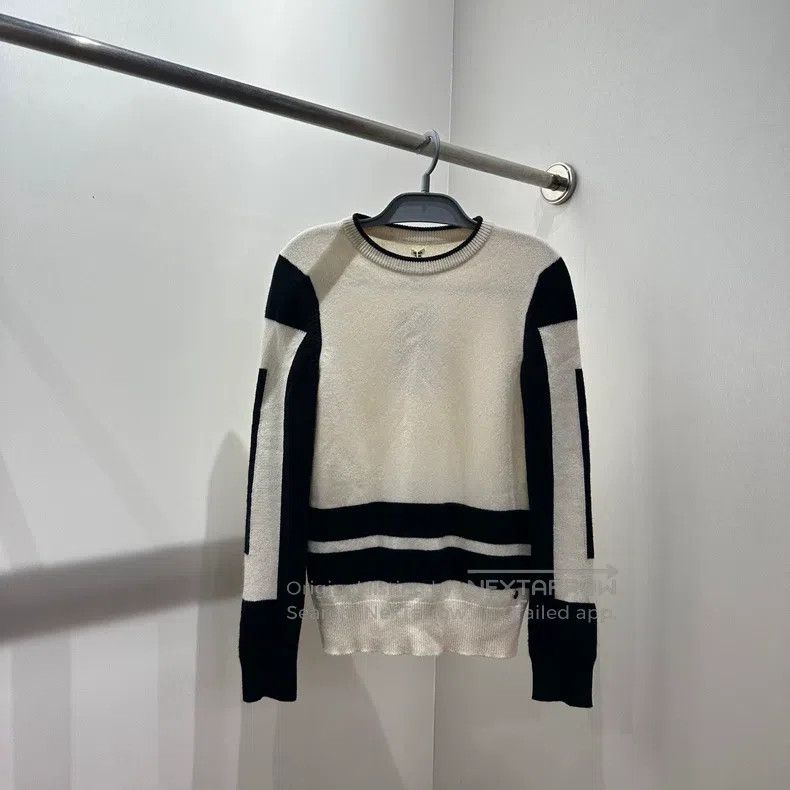 Hermes Hermes Logo Button Black and White Cashmere Sweater Size XXS / US 00 / IT 34 - 1 Thumbnail