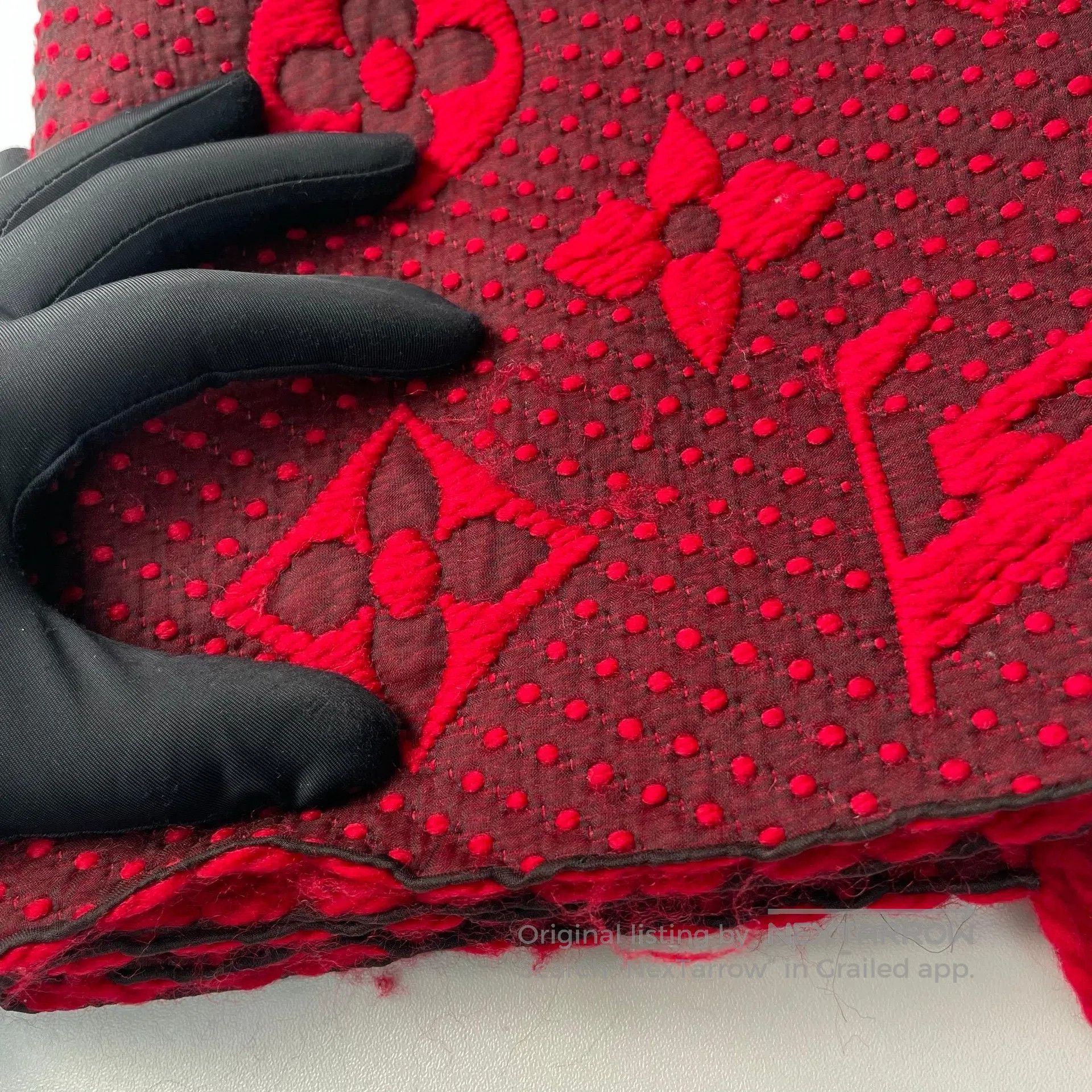 Louis Vuitton Louis Vuitton Red Full Logo Wool Scarf| Size ONE SIZE - 8 Thumbnail