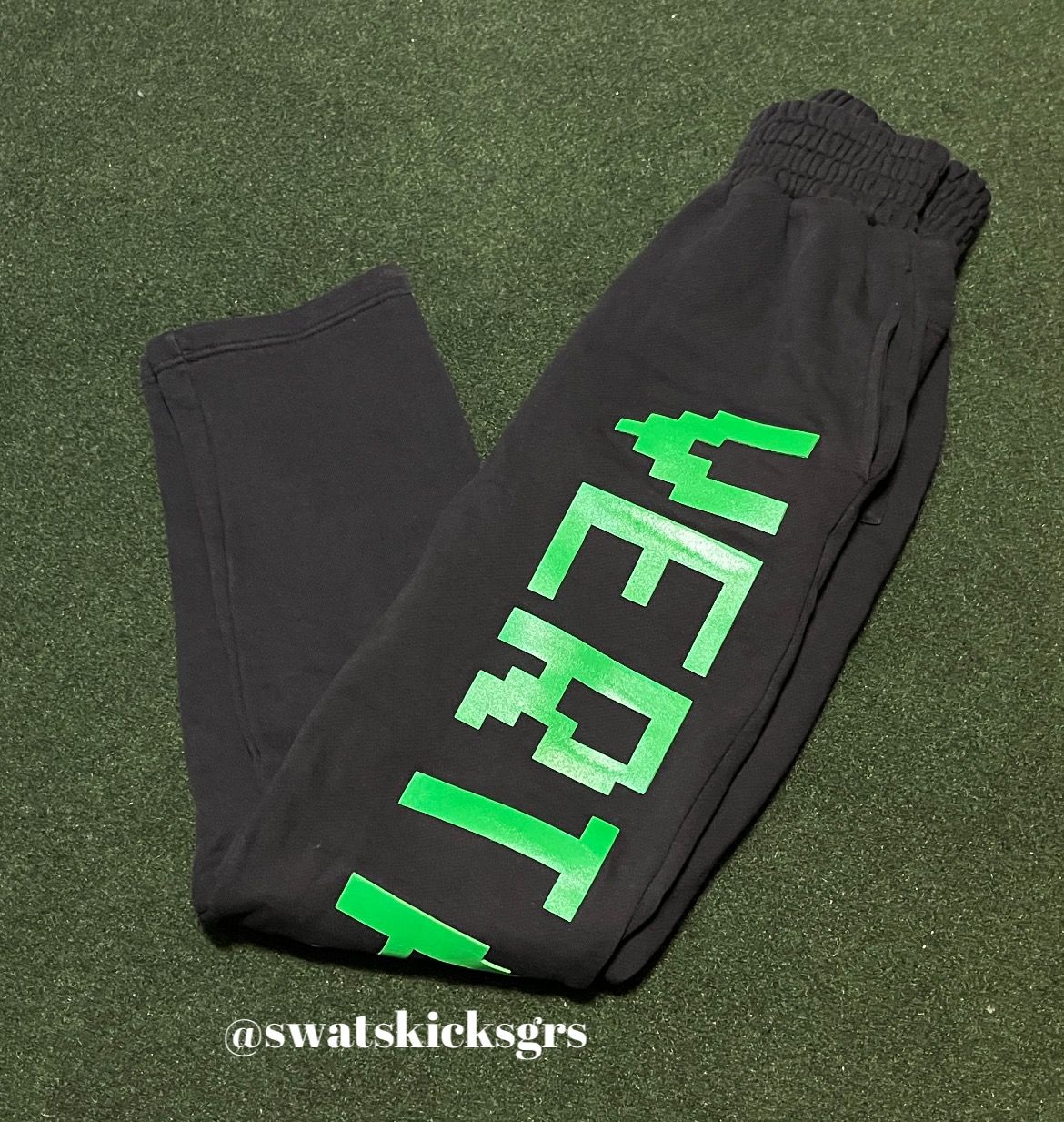 Pre-owned Vertabrae C-2 Black/slime Green Pants Size Xl