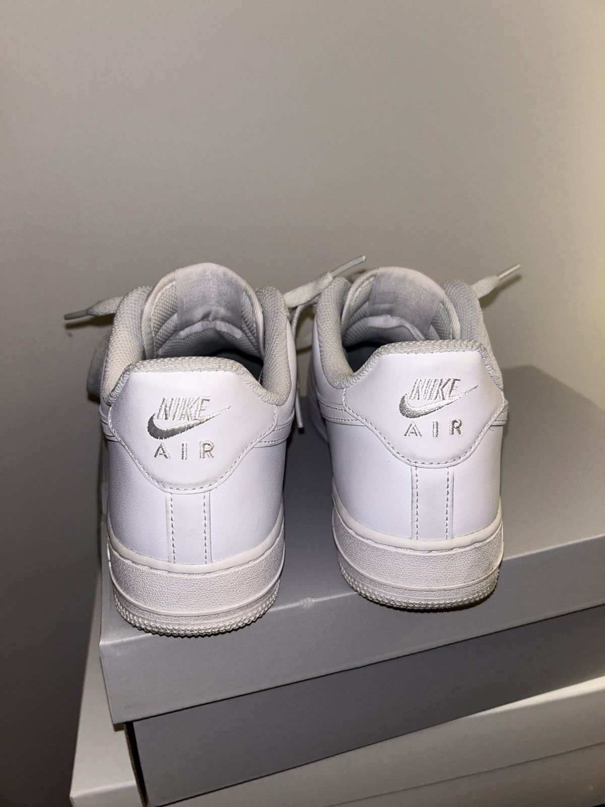 Nike Air Force 1 07 White Size US 8.5 / EU 41-42 - 4 Thumbnail