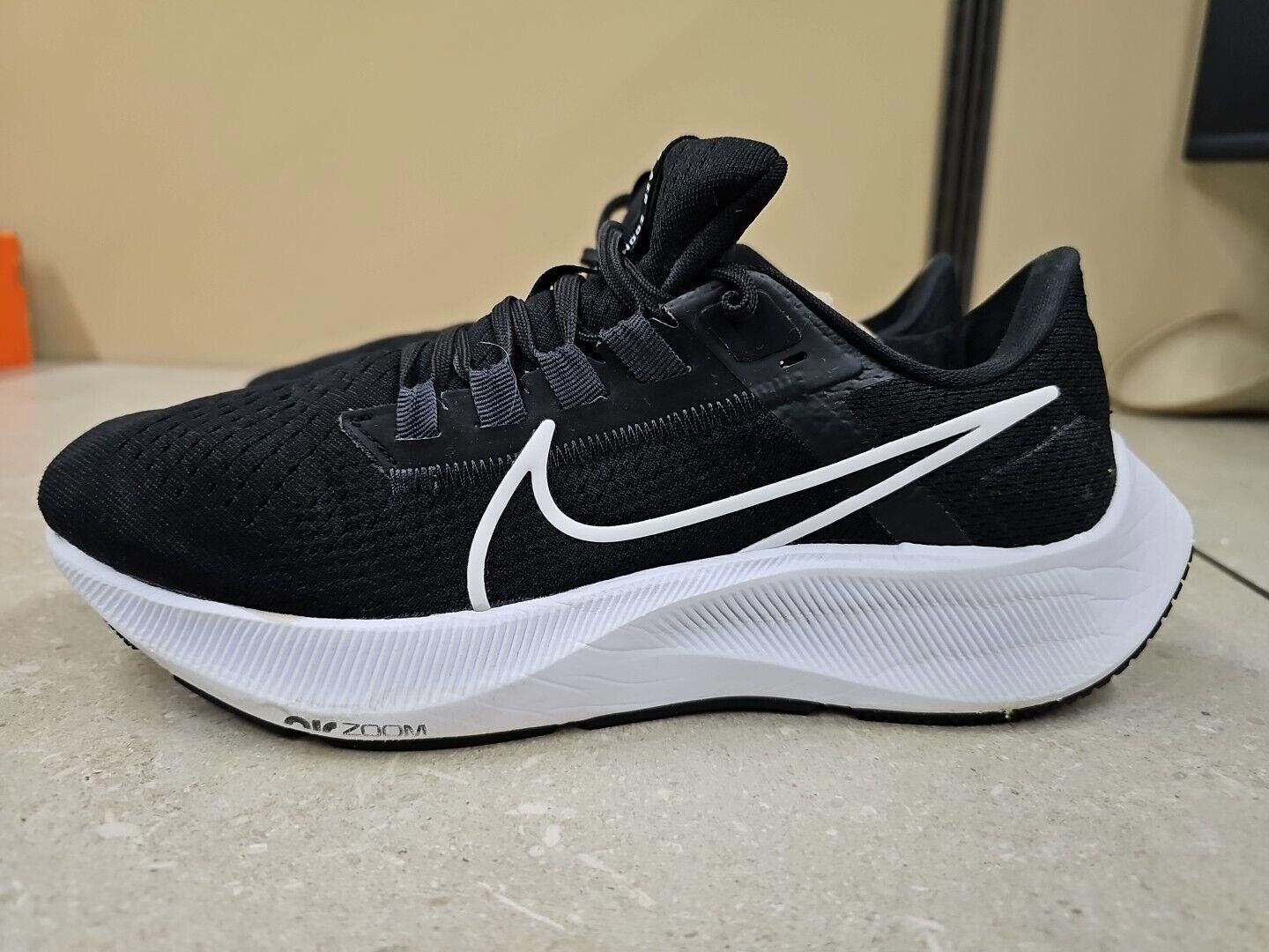 Nike Size 8- Nike Women's Air Zoom Pegasus 37.5 Black White Size US 8 / EU 41 - 2 Thumbnail