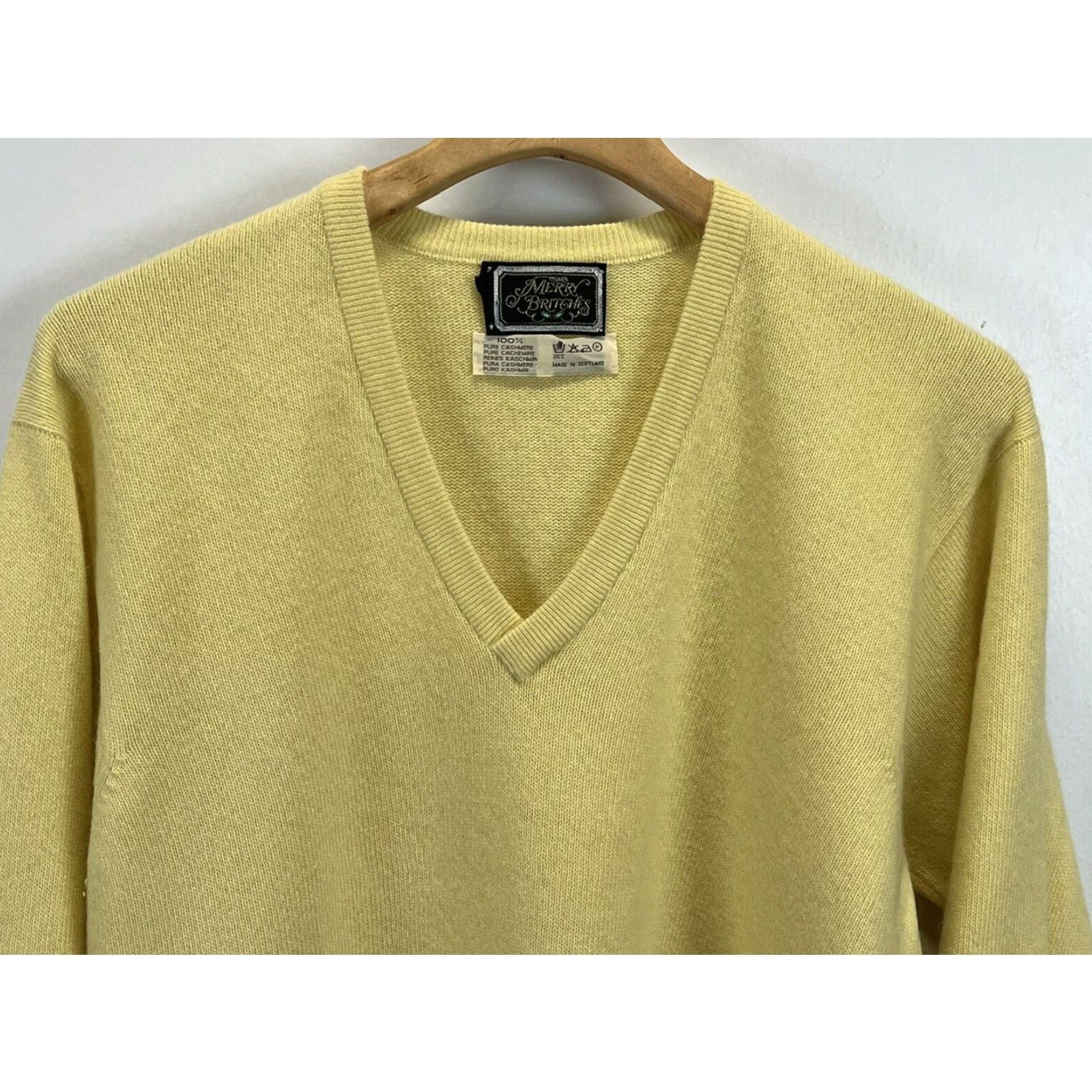 Vintage VINTAGE Merry Britches Mens Cashmere Sweater Yellow V-Neck Medium M/L Size US M / EU 48-50 / 2 - 3 Thumbnail