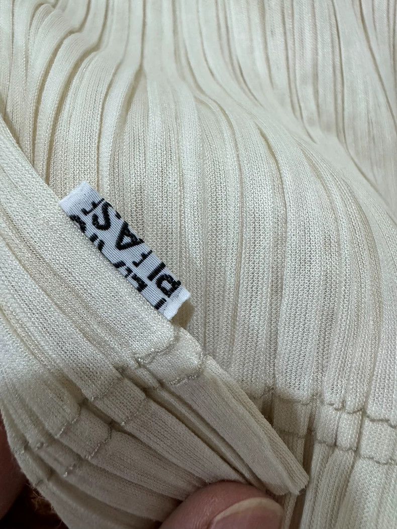 Issey Miyake Issey Miyake Off-white pleated short-sleeved shirt Size L / US 10 / IT 46 - 4 Thumbnail