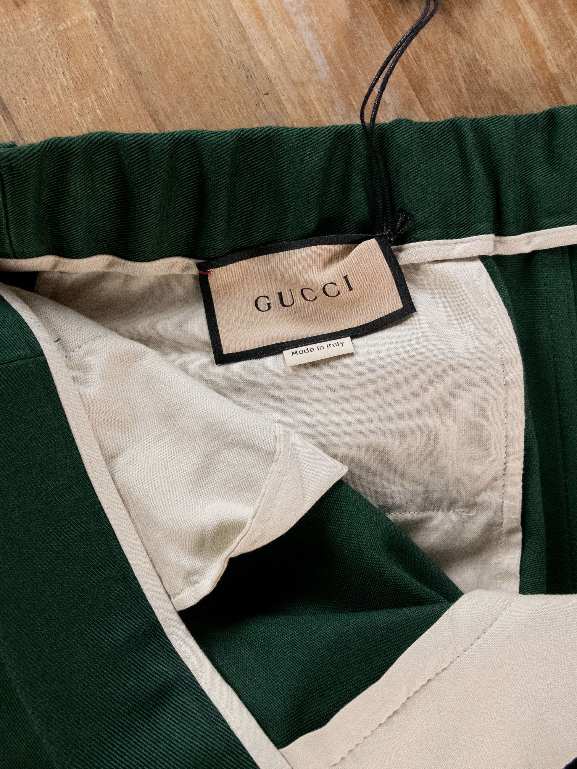 Gucci GUCCI green cotton shorts with crease and waist stripes 32 Size US 32 / EU 48 - 10 Thumbnail