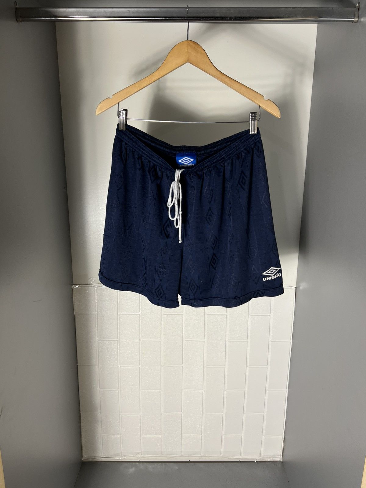 Umbro × Vintage VERY RARE UMBRO MANCHESTER ENGLAND RETRO SOCCER SHORTS 90s Size US 34 / EU 50 - 1 Thumbnail