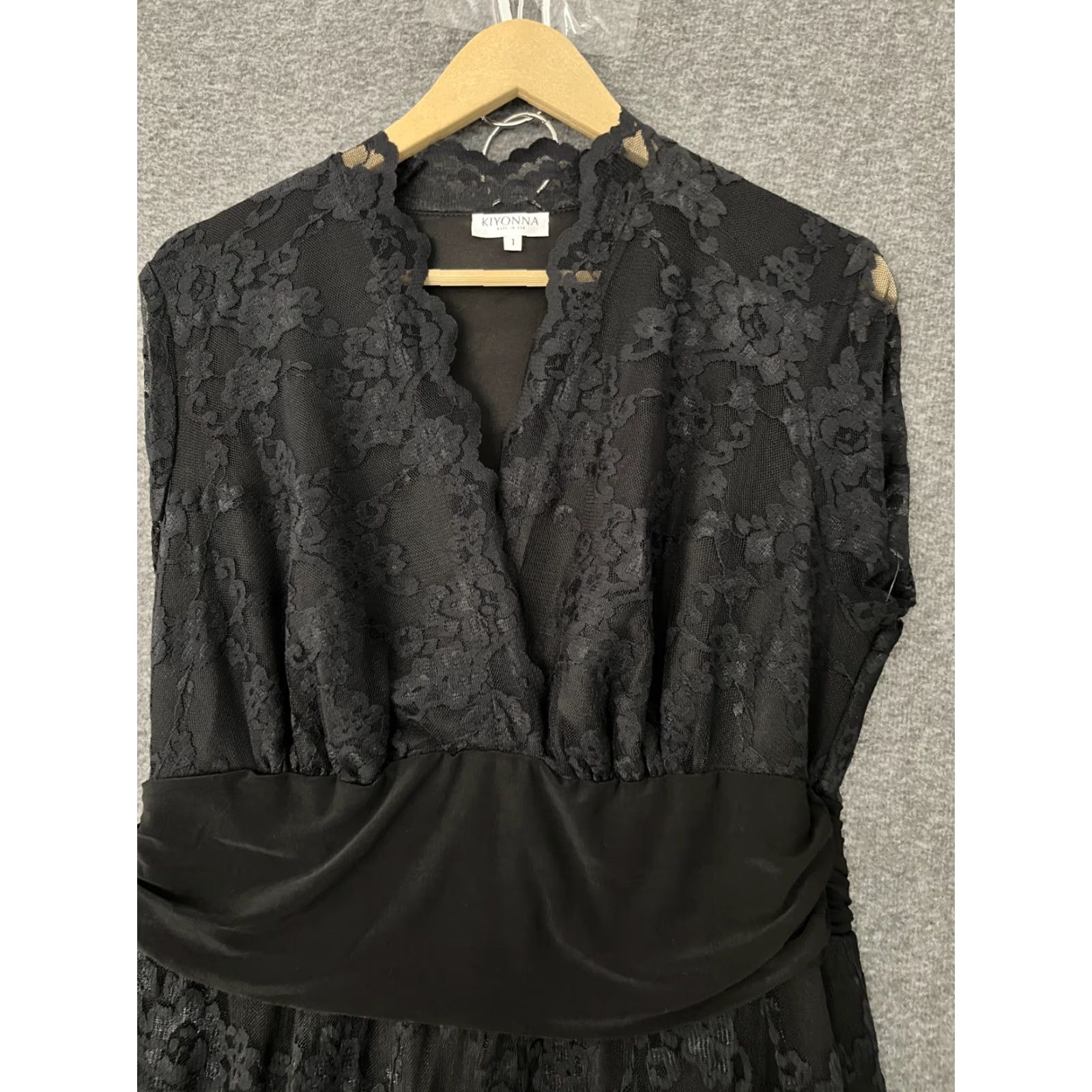 Vintage Kiyonna Black Lace V-Neck Overlap Sleeveless Dress Juniors Women's Size 1 Size XS / US 0-2 / IT 36-38 - 3 Thumbnail