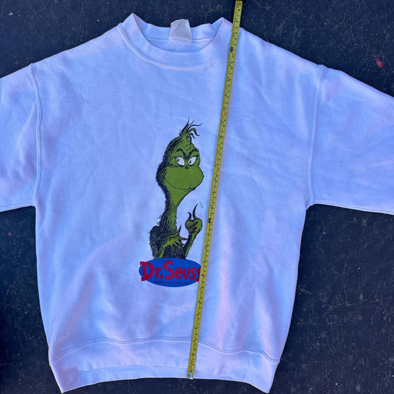 Vintage Vintage 1994 Dr. Seuss Grinch White Crewneck – Size Large Size US XL / EU 56 / 4 - 8 Thumbnail