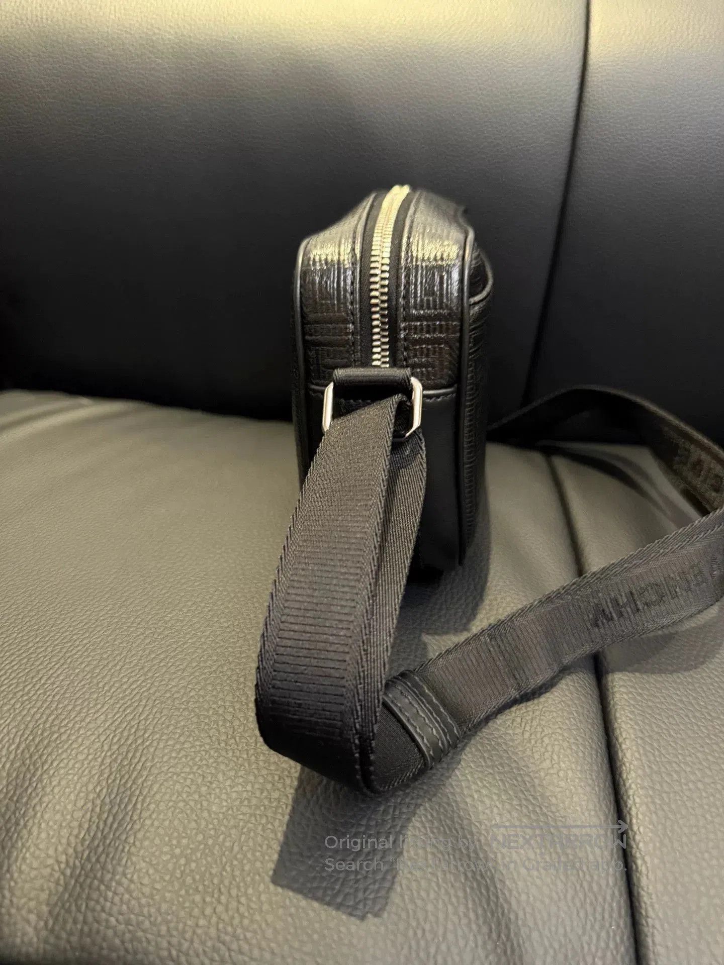 Givenchy Givenchy Black White Camera Bag. Size ONE SIZE - 4 Thumbnail