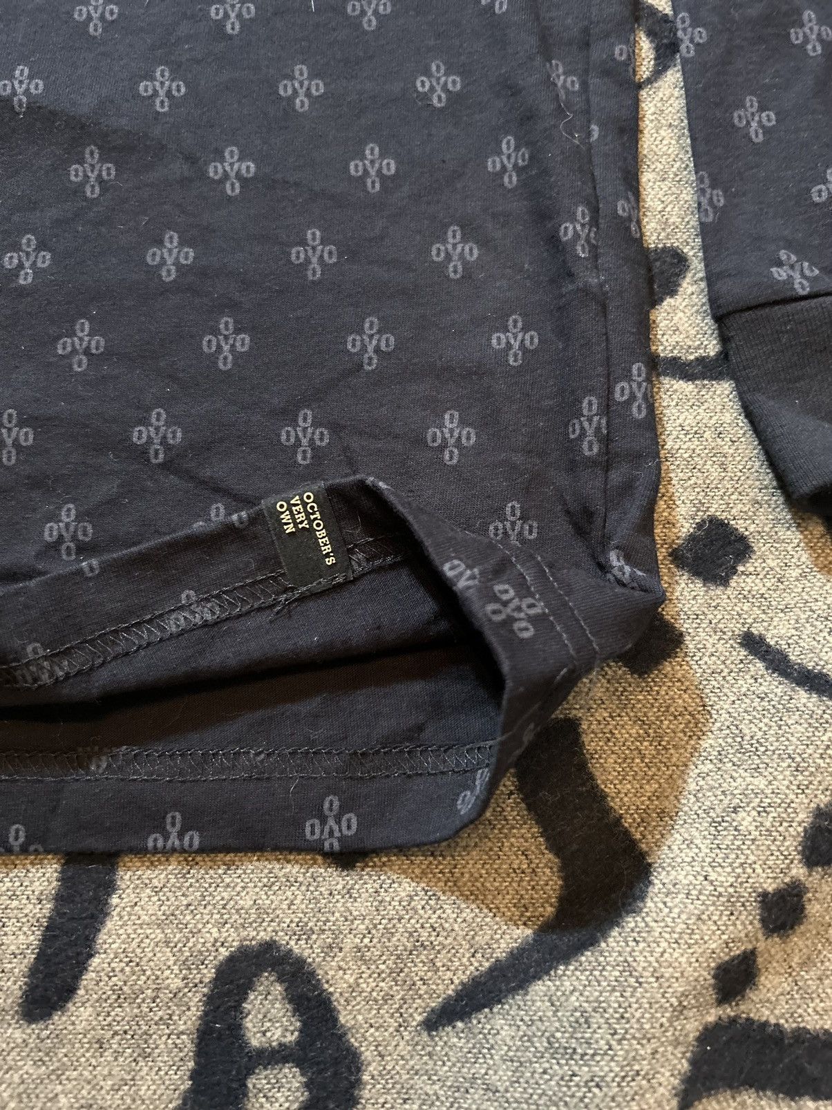October's Very Own 2019 Monogram Longsleeve Size US M / EU 48-50 / 2 - 4 Thumbnail