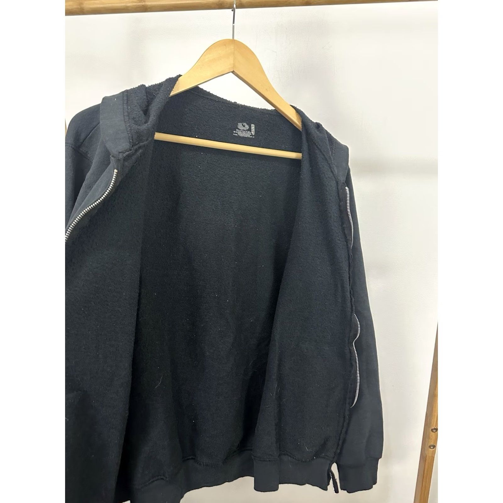 Fruit Of The Loom VTG Faded Grunge Distressed Worn Full Zip Hoodie Sweatshirt Size M Mens Black Full Zip Grunge Distressed Worn VTG Hoodie Sweatshirt M Black Mens Size US M / EU 48-50 / 2 - 4 Thumbnail