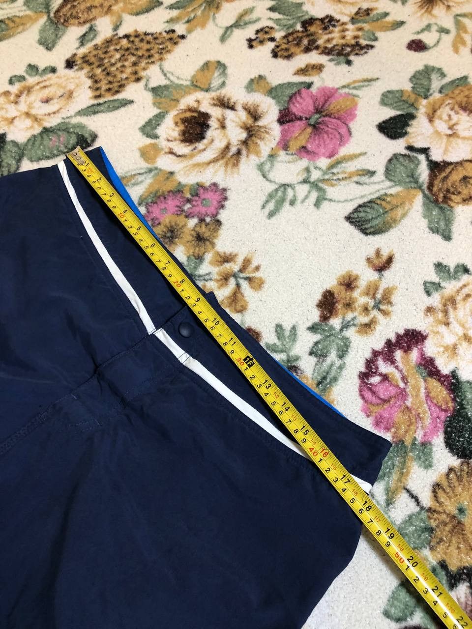 Nike Vintage Mens Vintage Nike nylon shorts 90s streetwear Size US 32 / EU 48 - 10 Thumbnail