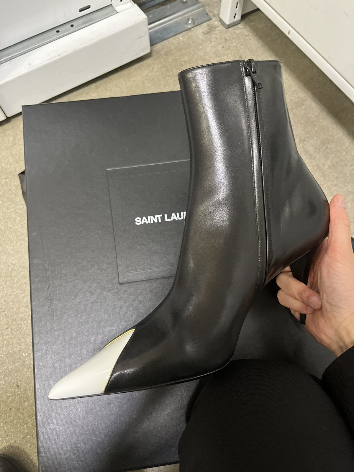 Saint Laurent Paris Saint Laurent Jam Pointed-Toe Ankle Boot Size US 9 / EU 42 - 4 Thumbnail