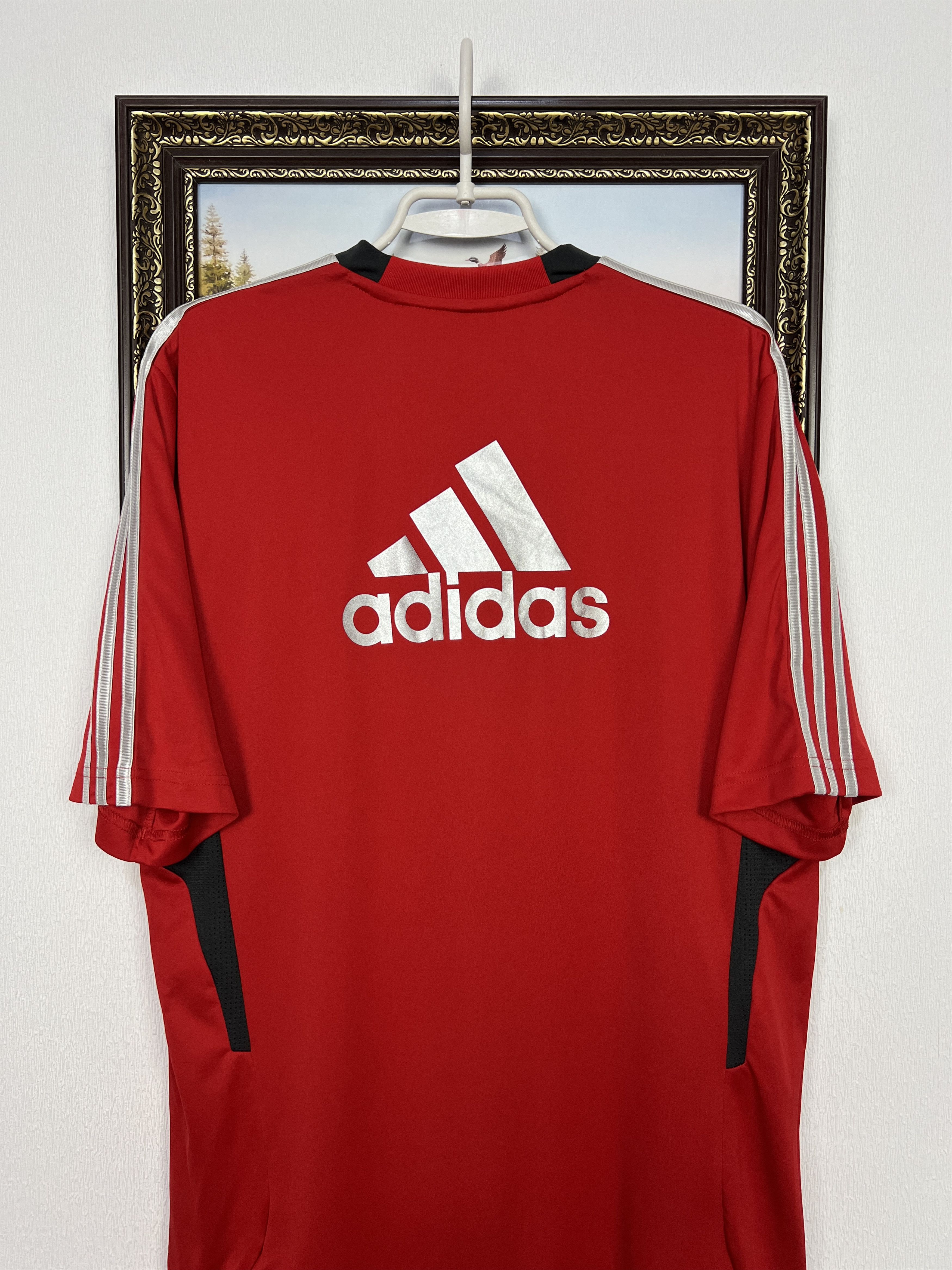 Adidas Vintage Adidas Liverpool Football Train Shirt Soccer Mens Size US L / EU 52-54 / 3 - 13 Thumbnail
