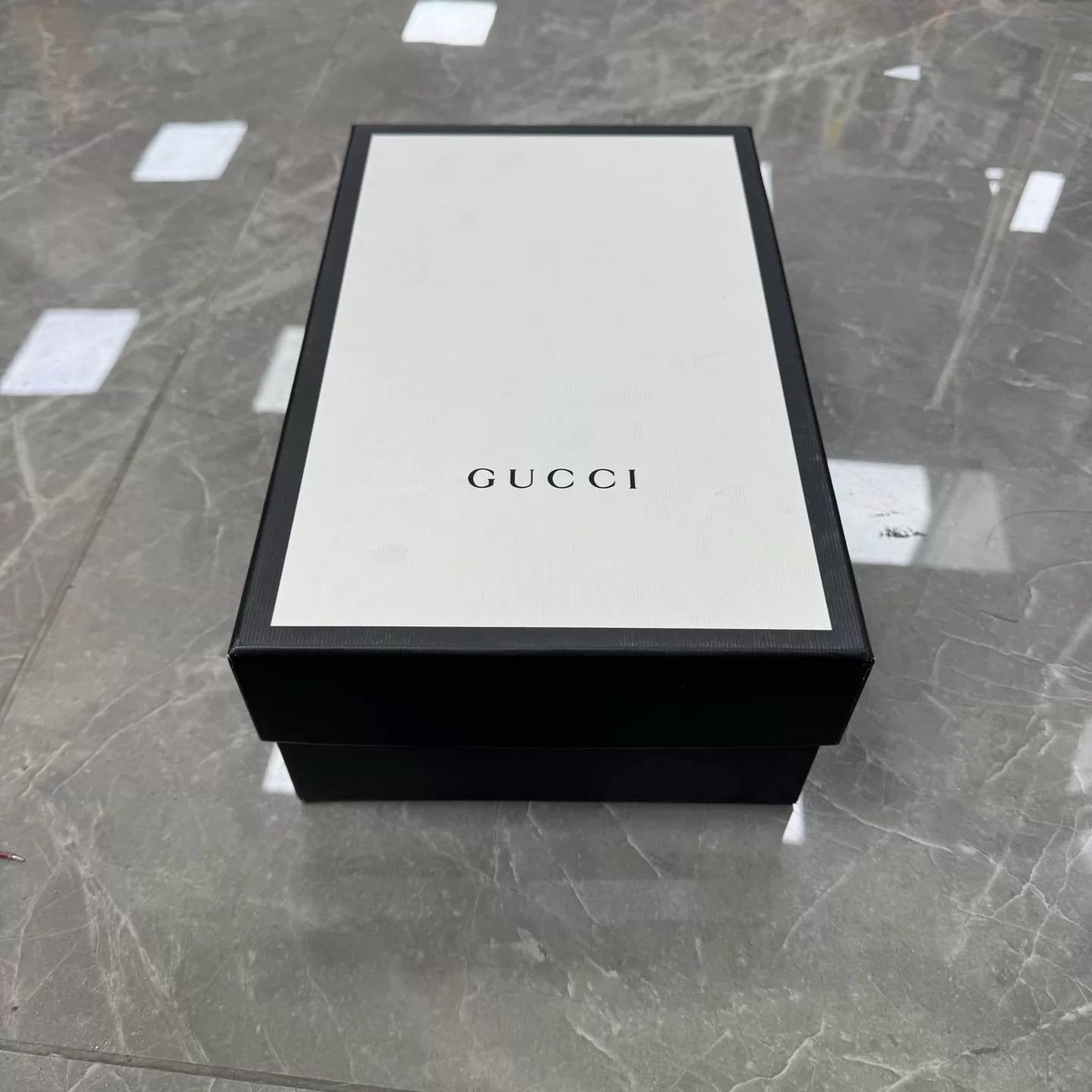 Gucci Gucci Ace Full Print Bee Embroidered Sneaker 43 Size US 10 / EU 43 - 9 Thumbnail