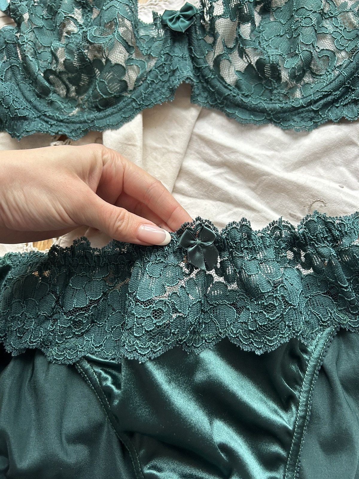 Victoria's Secret × Vintage Gorgeous Victoria’s Secret Emerald Lace Set Lingerie Size ONE SIZE - 3 Thumbnail