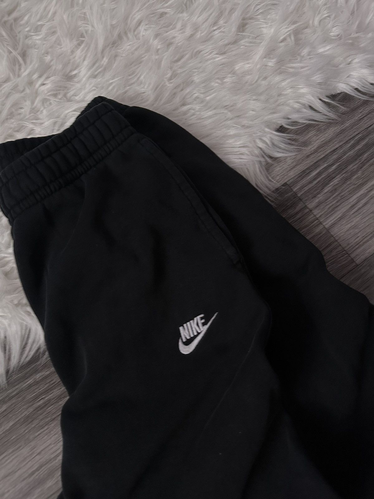 Nike Nike Black Baggy Small Swoosh Sweatpants size S Size US 30 / EU 46 - 5 Thumbnail