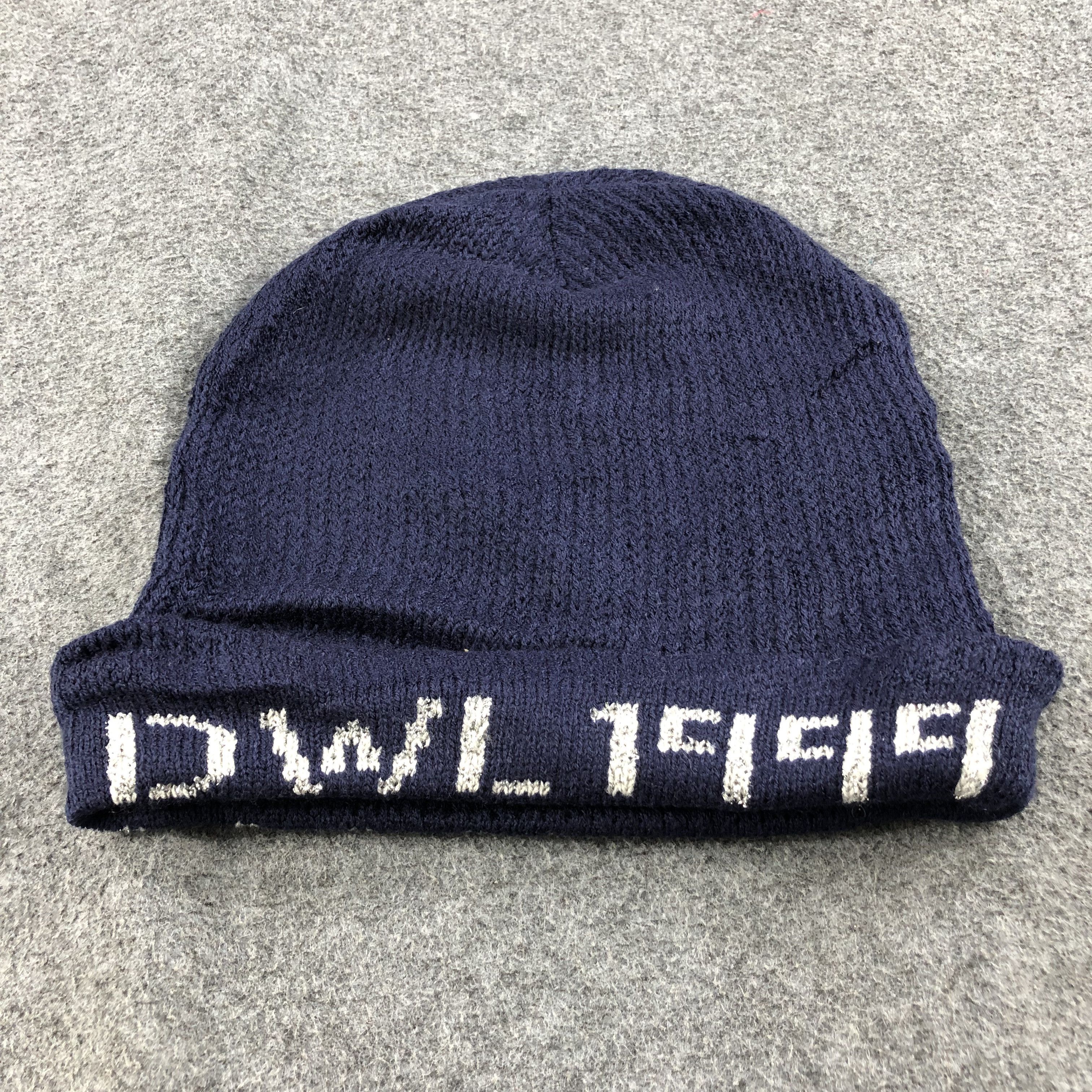 Disney 1999 Dreams Come True Wonderland Blue Knit Beanie B282 Size ONE SIZE - 4 Thumbnail