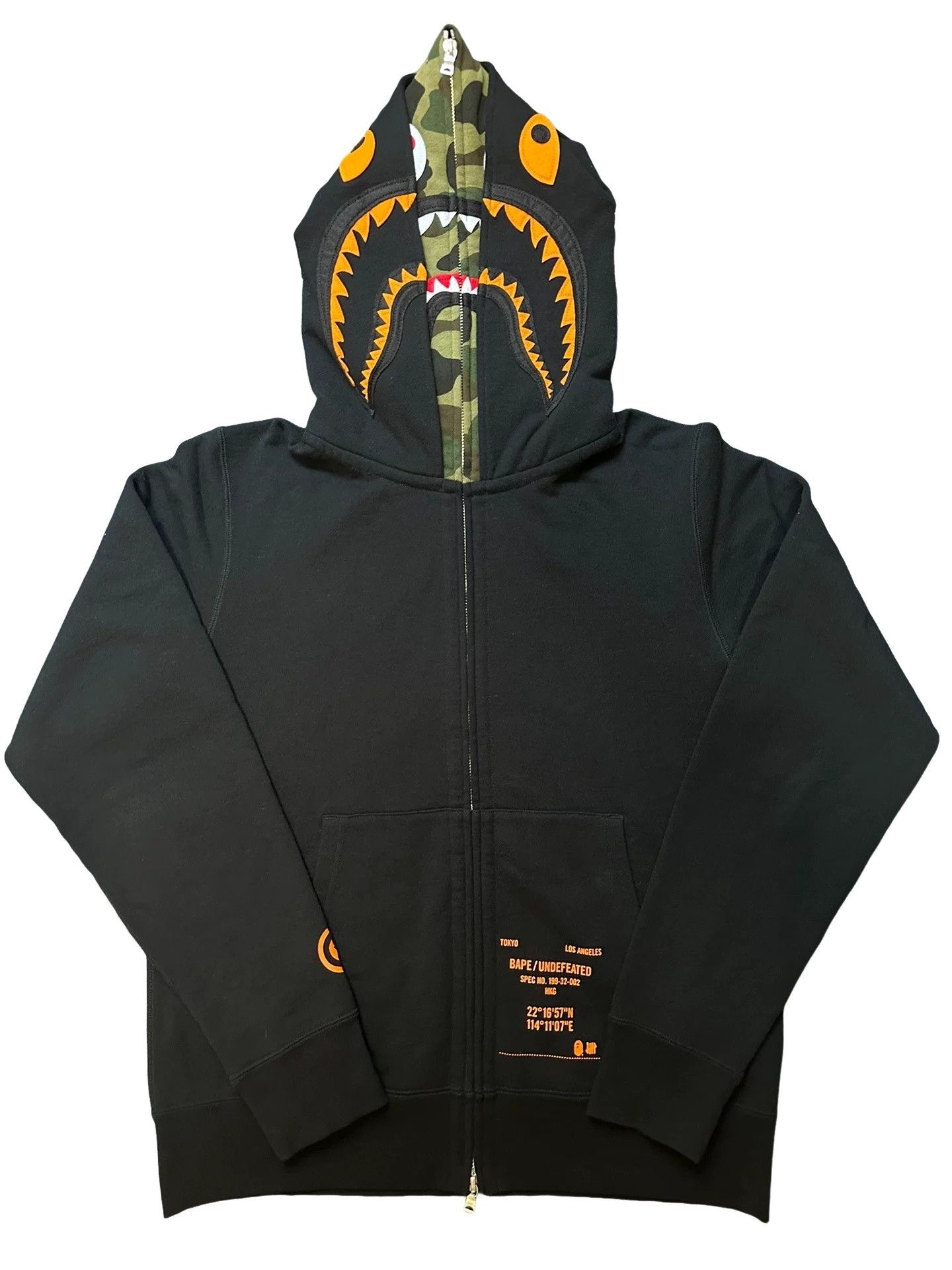 Bape A Bathing Ape x Undefeated Shark Hoodie Size M Size US M / EU 48-50 / 2 - 1 Thumbnail
