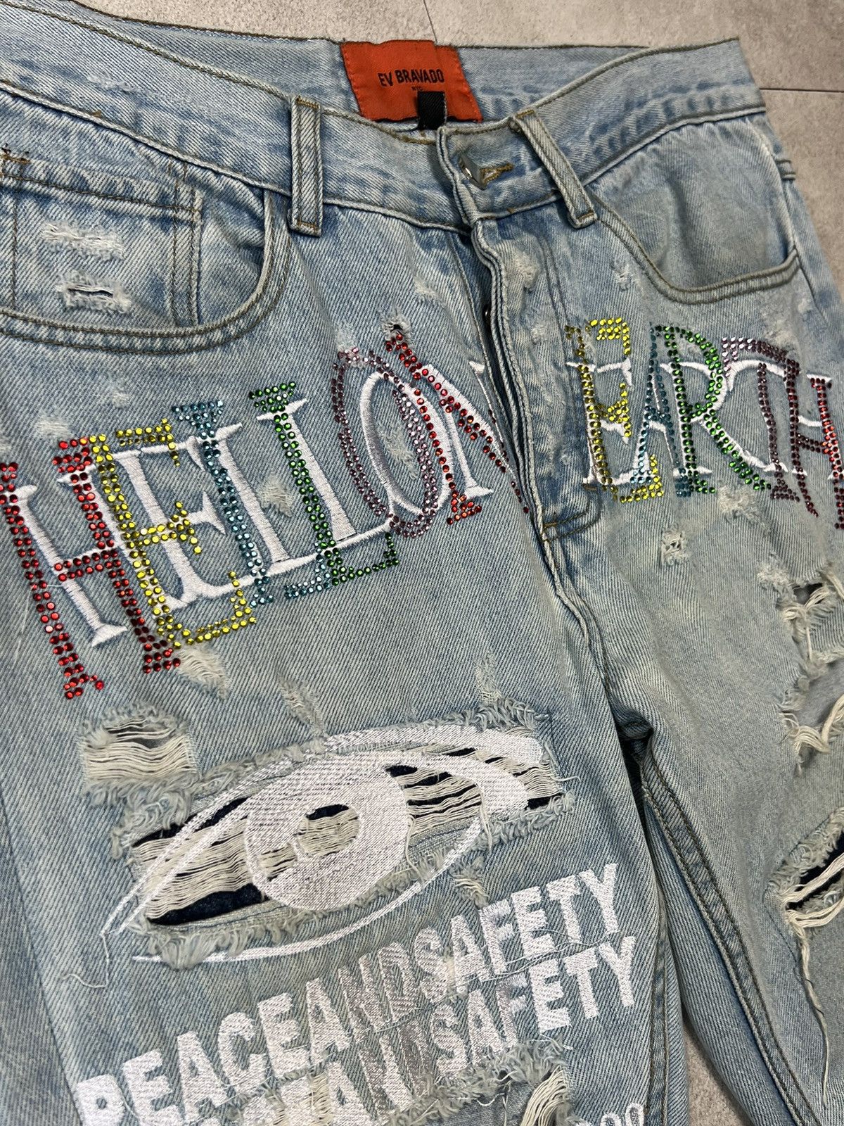 Ev Bravado × Who Decides War EV BRAVADO RAINBOW CRYSTAL SWAROVSKI JEANS Size US 30 / EU 46 - 3 Thumbnail