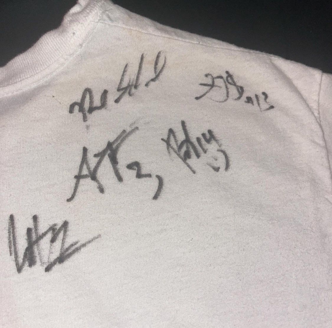 Hanes Autographed Shirt Size US M / EU 48-50 / 2 - 4 Thumbnail