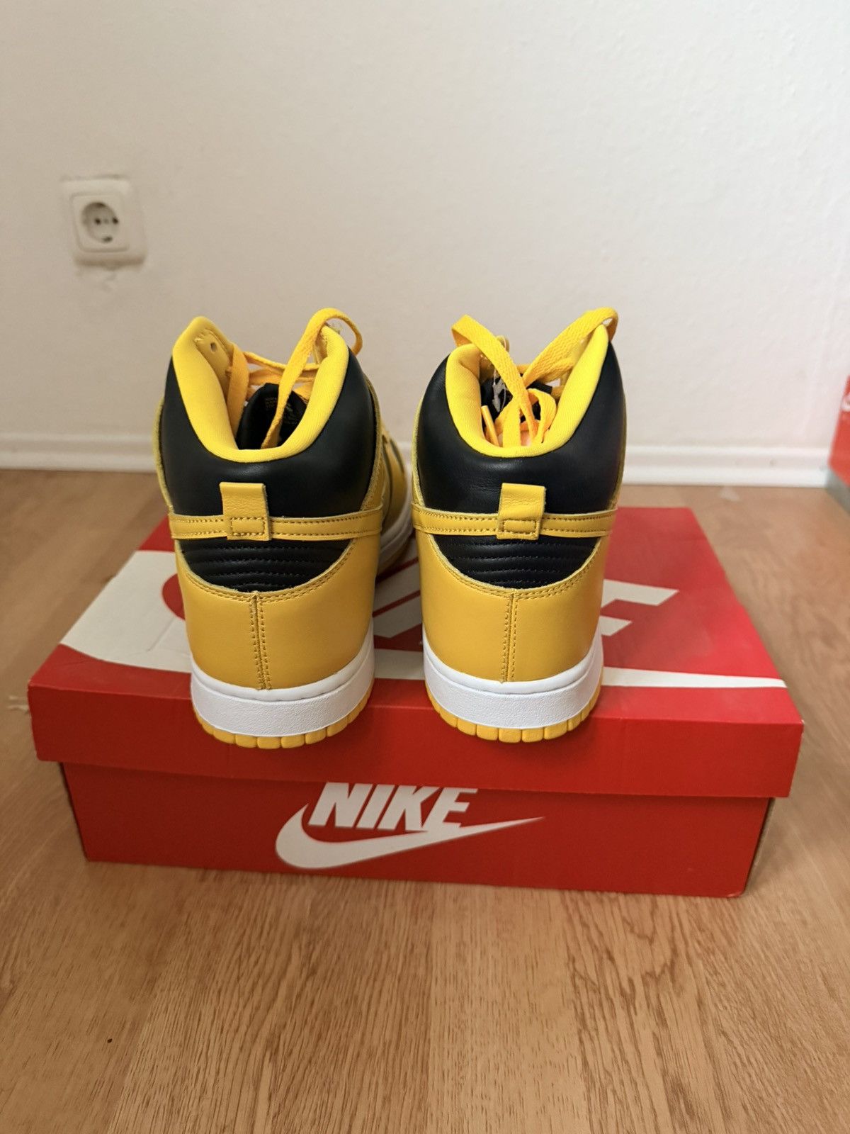 Nike Nike Dunk High “Varsity Maize” — CZ8149-002 Size 13 (EU47.5) Size US 13 / EU 46 - 3 Thumbnail