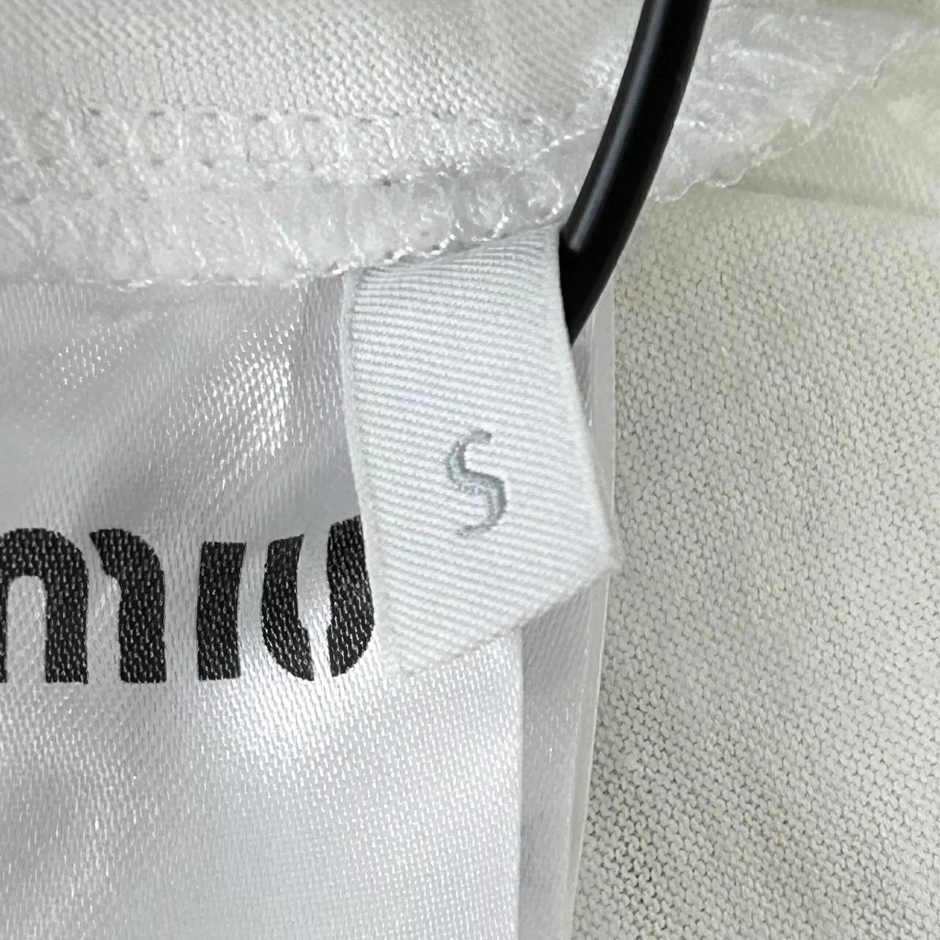 Miu Miu MIU MIU Sequin Logo Short Sleeve T-Shirt S Size S / US 4 / IT 40 - 5 Thumbnail