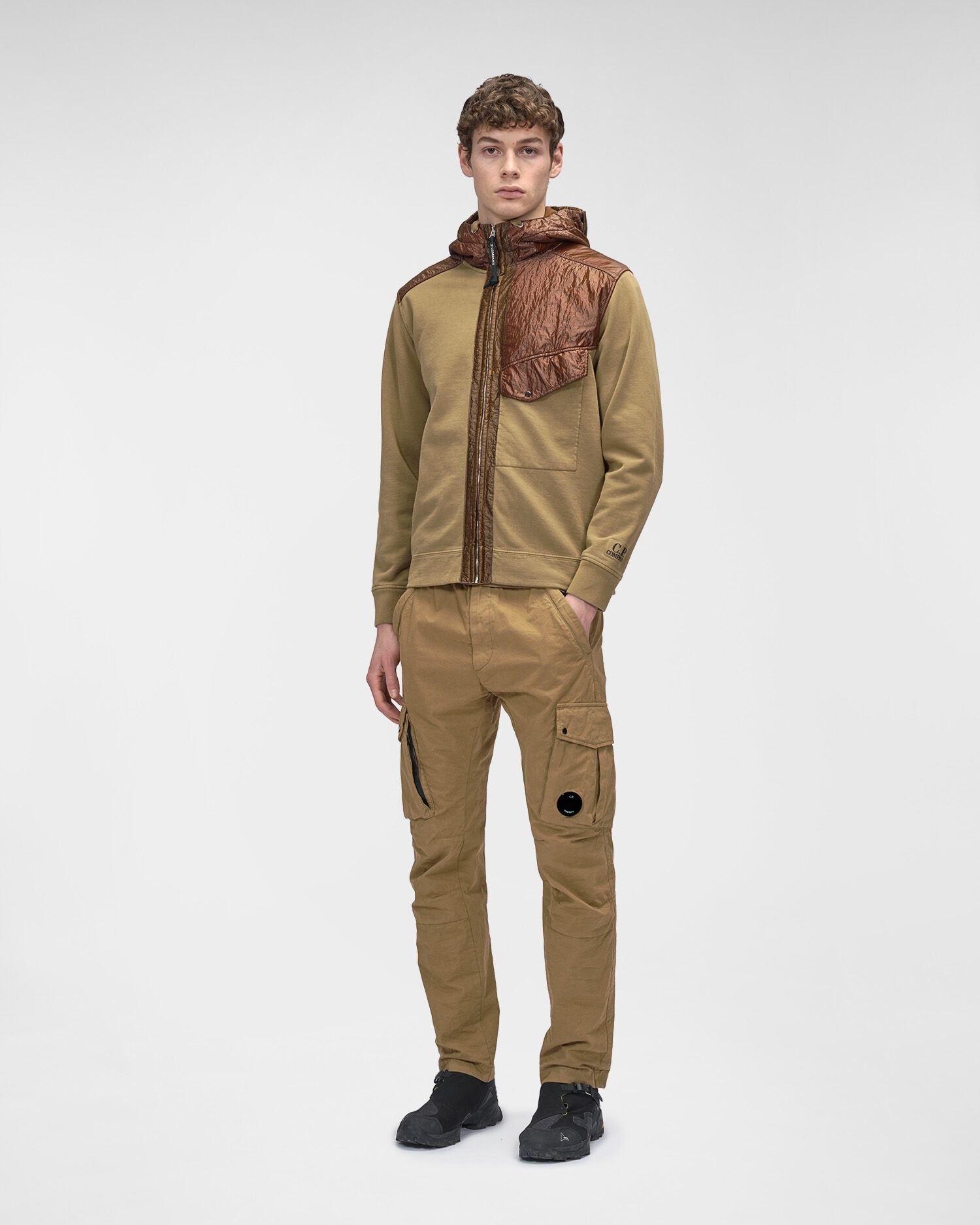 C.P. Company o1y1224 Two-tone Hoodie in Khaki/Brown Size US M / EU 48-50 / 2 - 7 Thumbnail