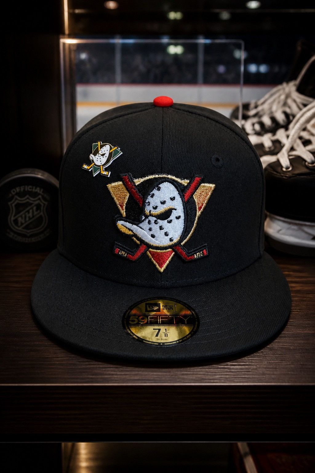 New Era Exclusive Anaheim Ducks NHL 7 1/8 59fifty Black/Gray Bottom Size ONE SIZE - 2 Thumbnail